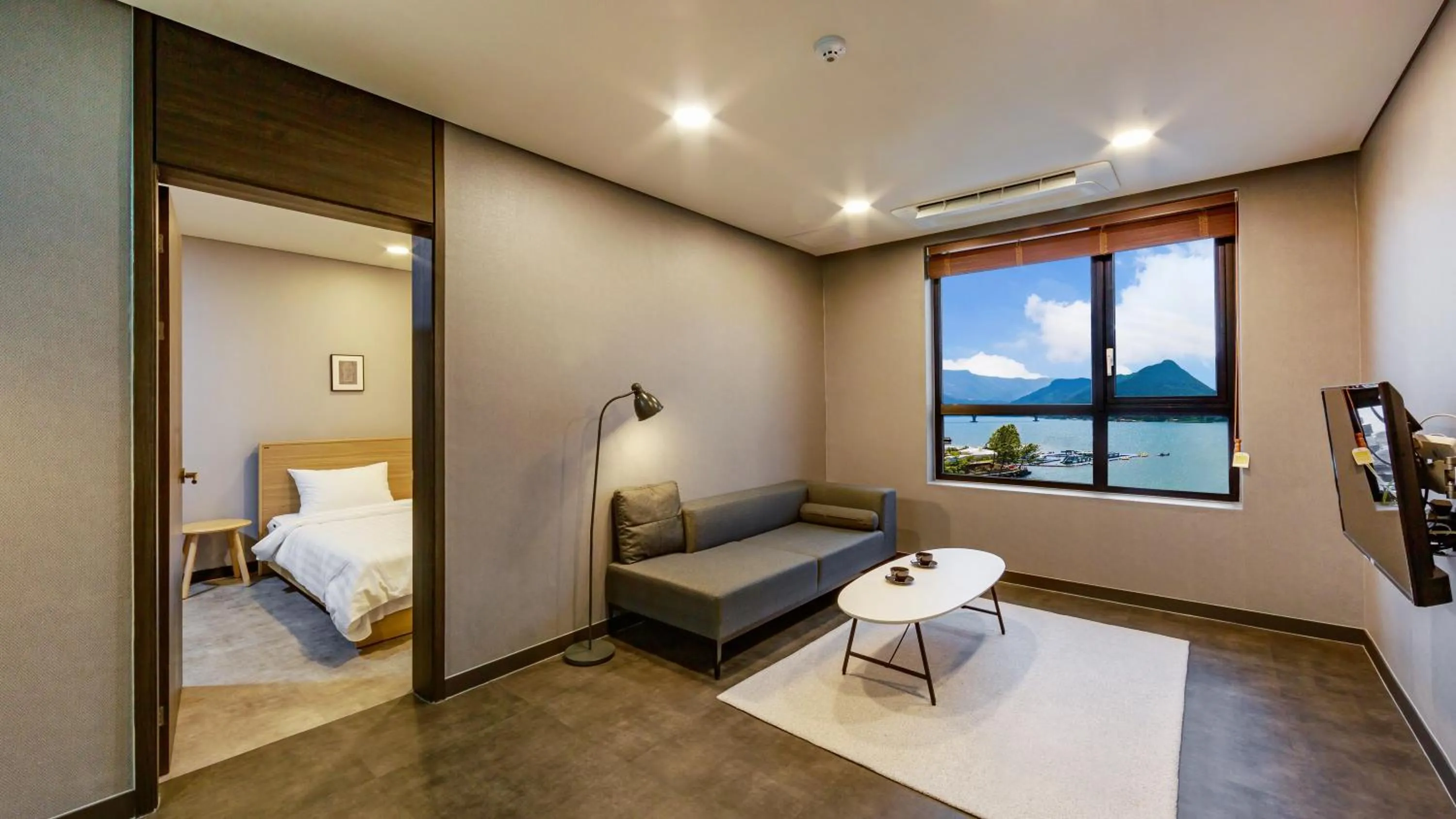 Natural landscape, Bed in Interlaken Stay