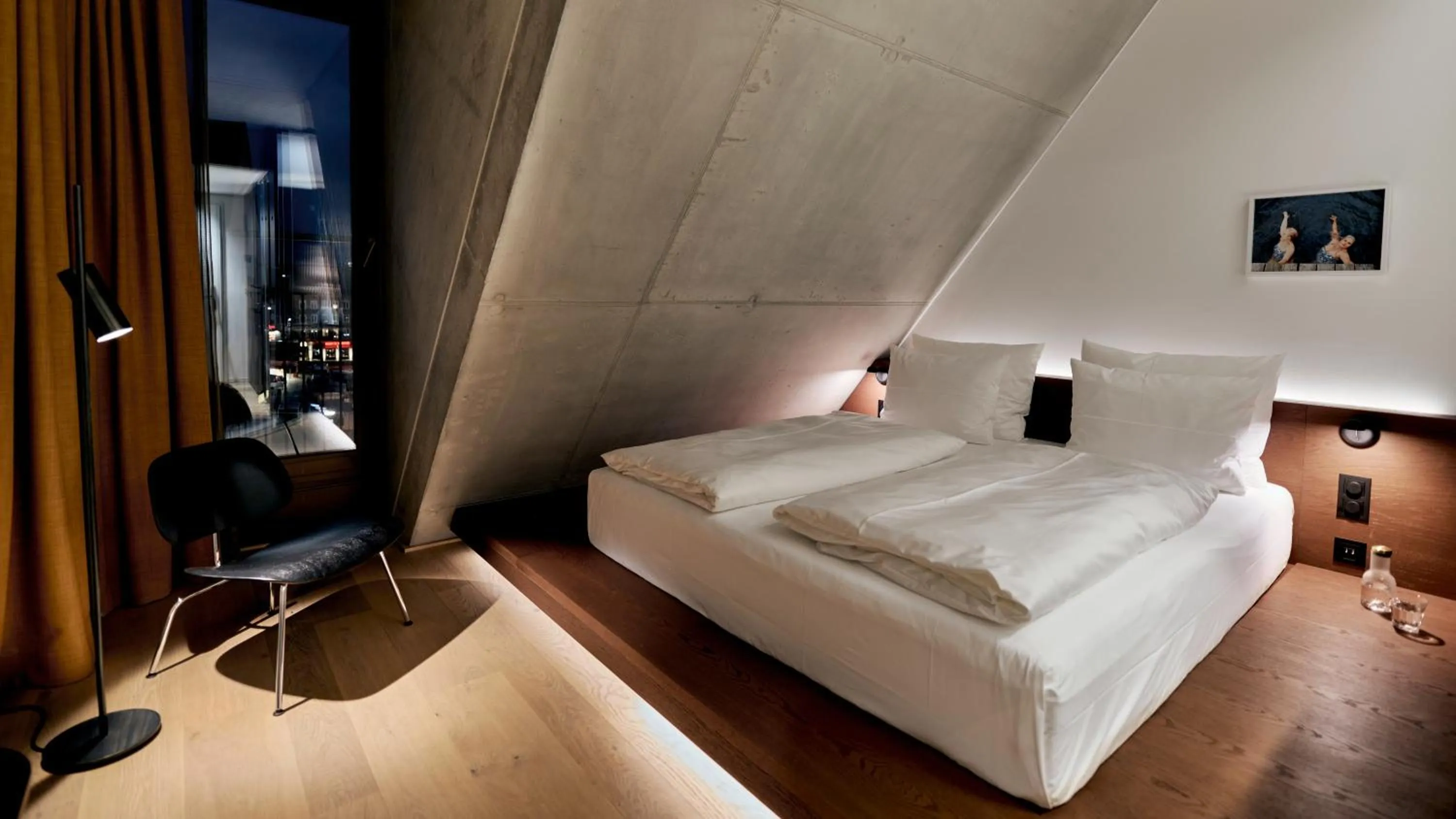 Bed in Karl August - a Neighborhood Hotel