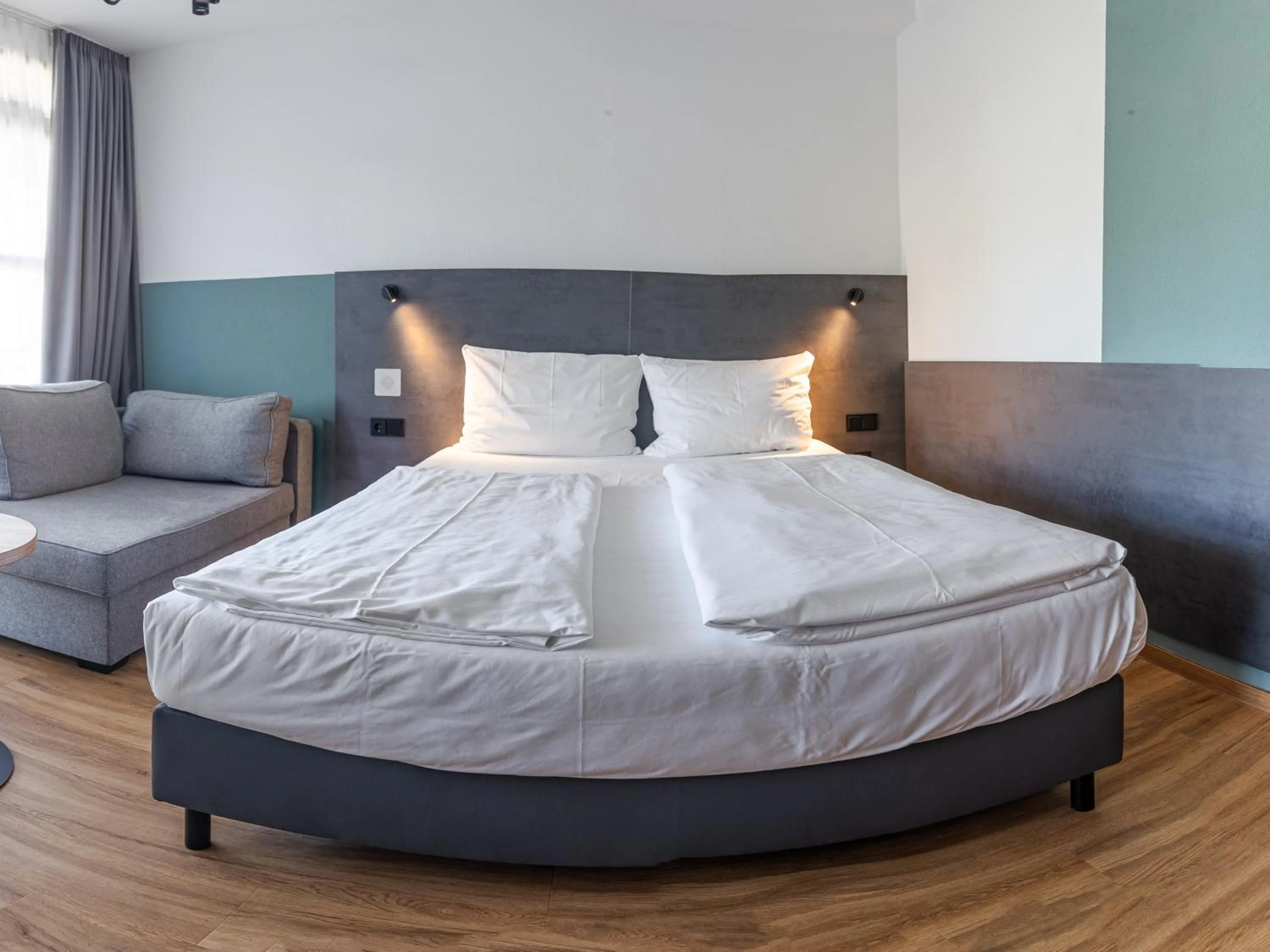 Bed in Sportschule Oberhaching