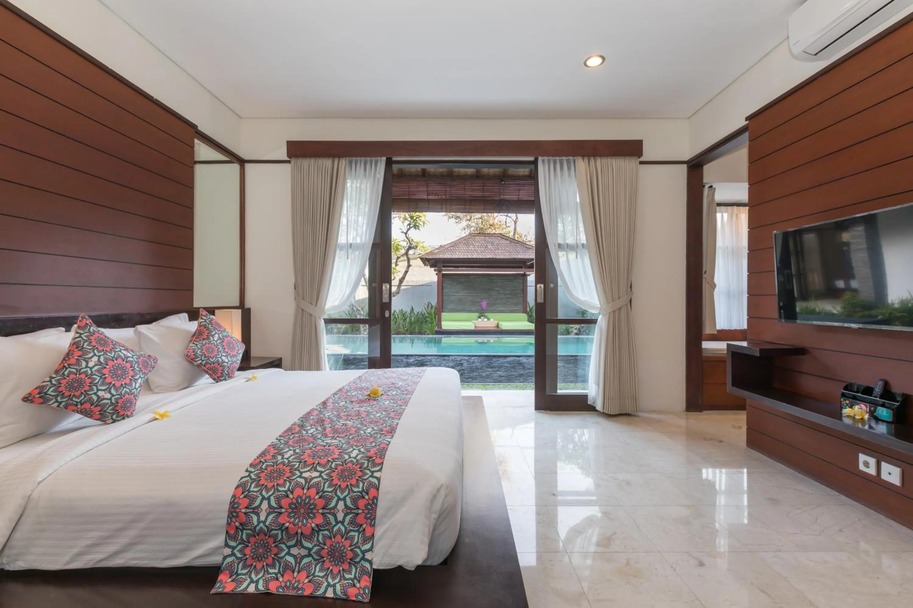 Photo of the whole room, Bed in Villa Litera Seminyak Bali
