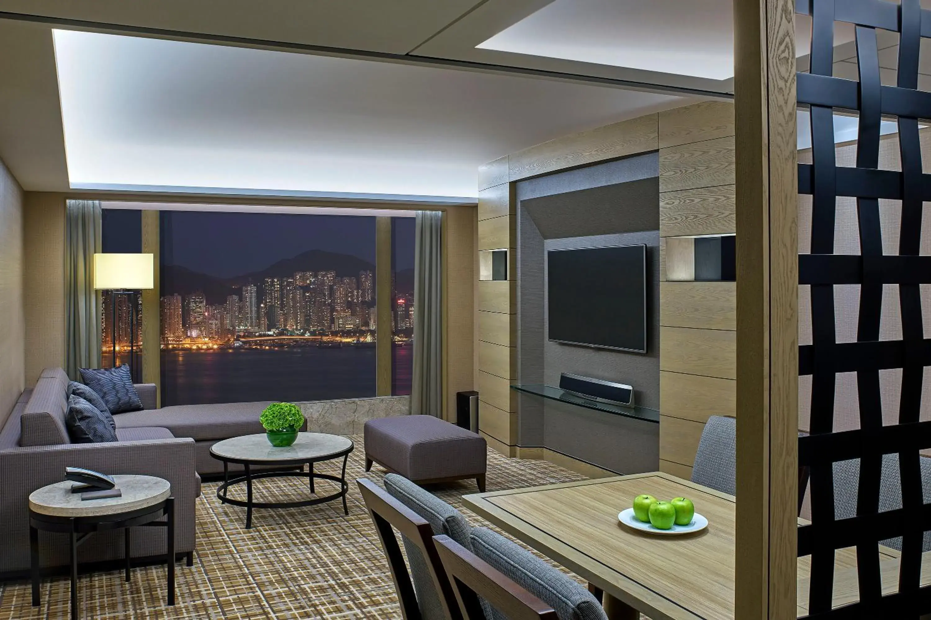 Deluxe Harbor View Suite with Executive Lounge Access in New World Millennium Hong Kong Hotel Deluxe Harbor View Suite with Executive Lounge Access in New World Millennium Hong Kong Hotel
