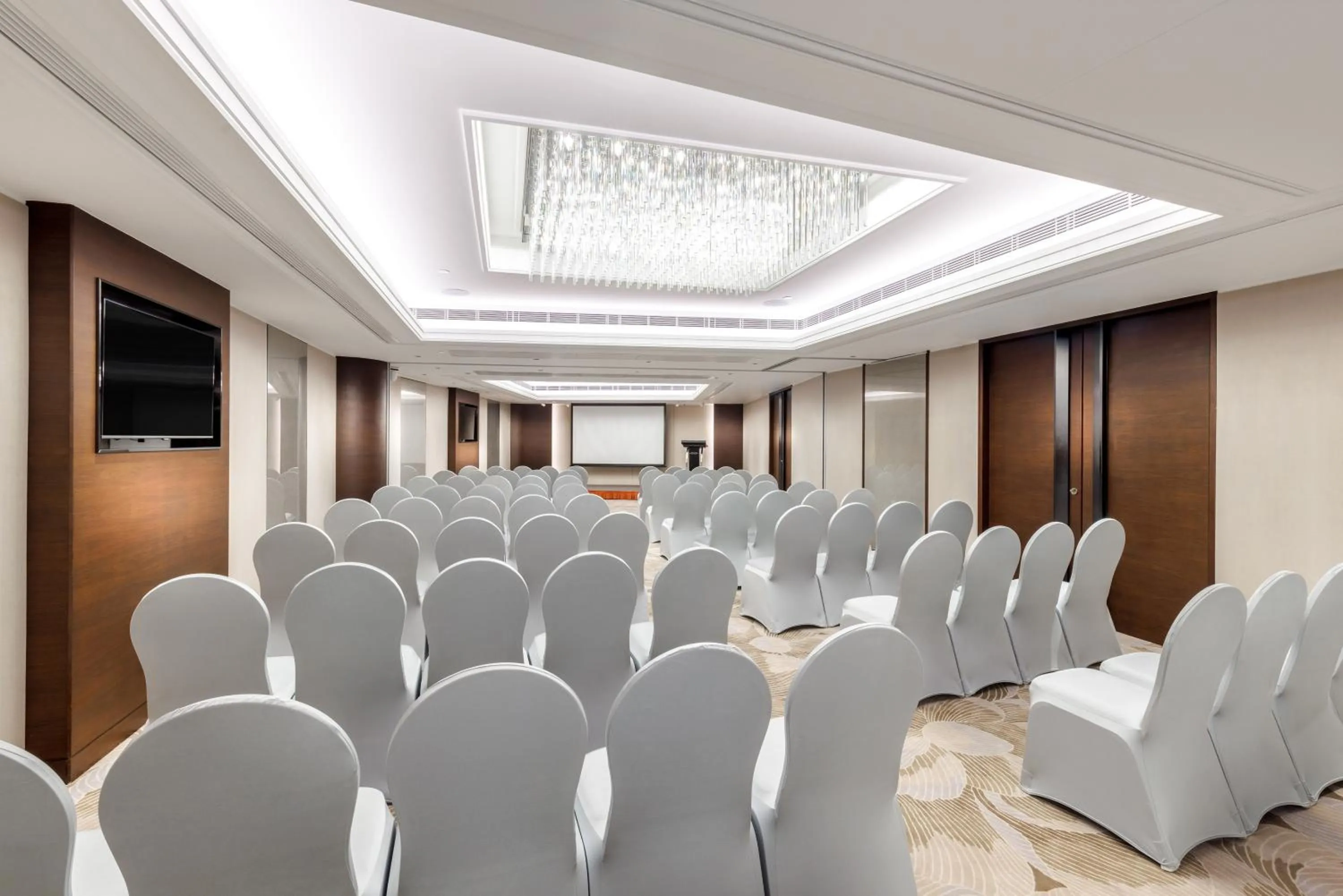 Meeting/conference room in New World Millennium Hong Kong Hotel