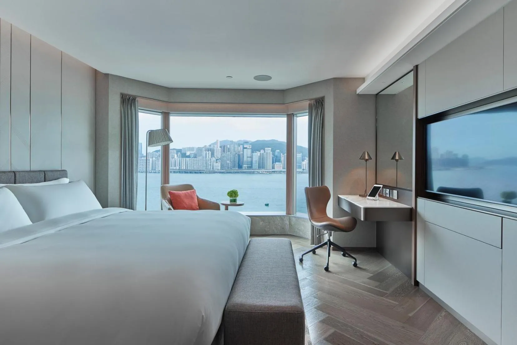 Bedroom, Bed in New World Millennium Hong Kong Hotel