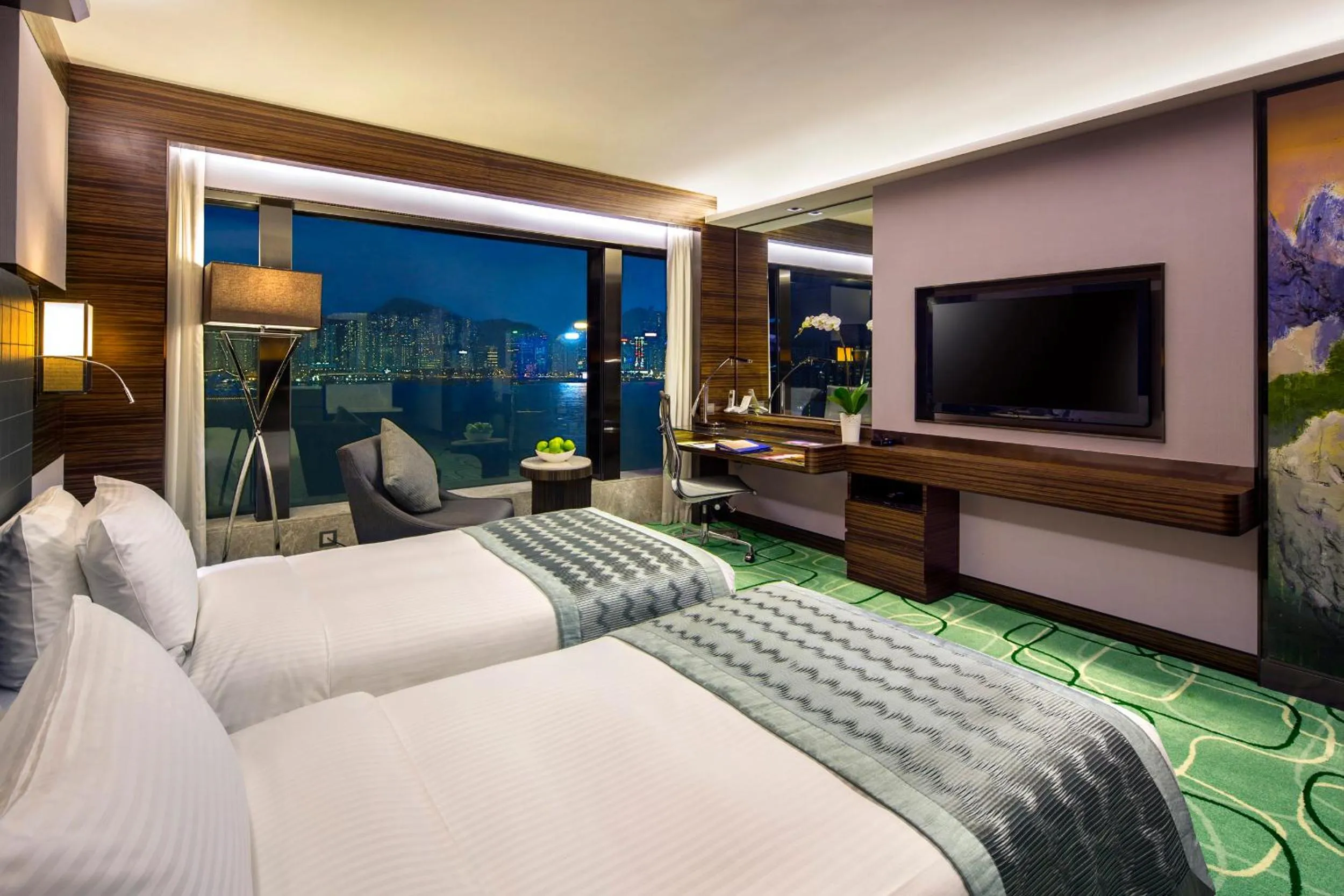 Photo of the whole room, Bed in New World Millennium Hong Kong Hotel