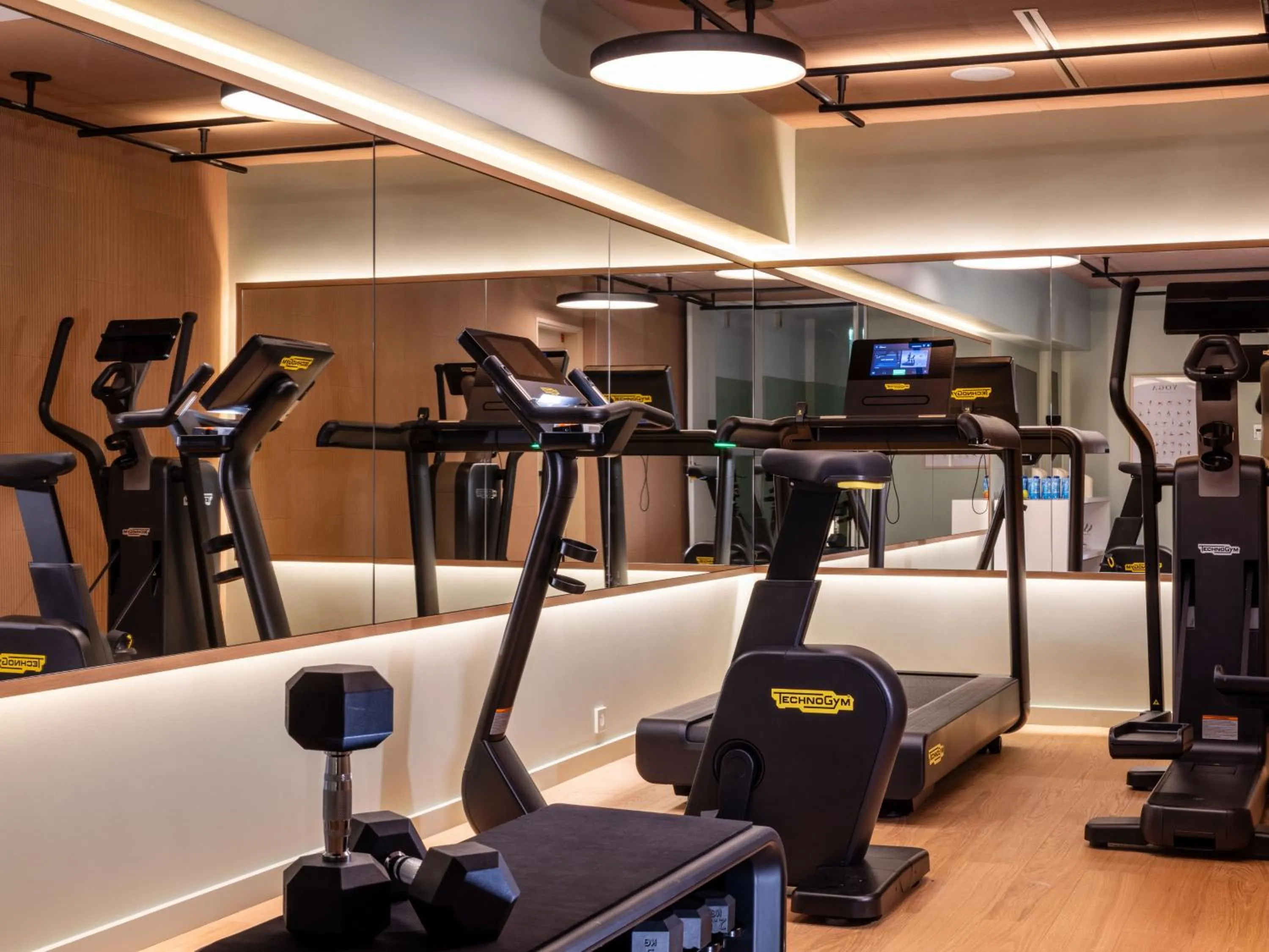 Fitness centre/facilities in Hôtel De Sers Champs Elysées Paris
