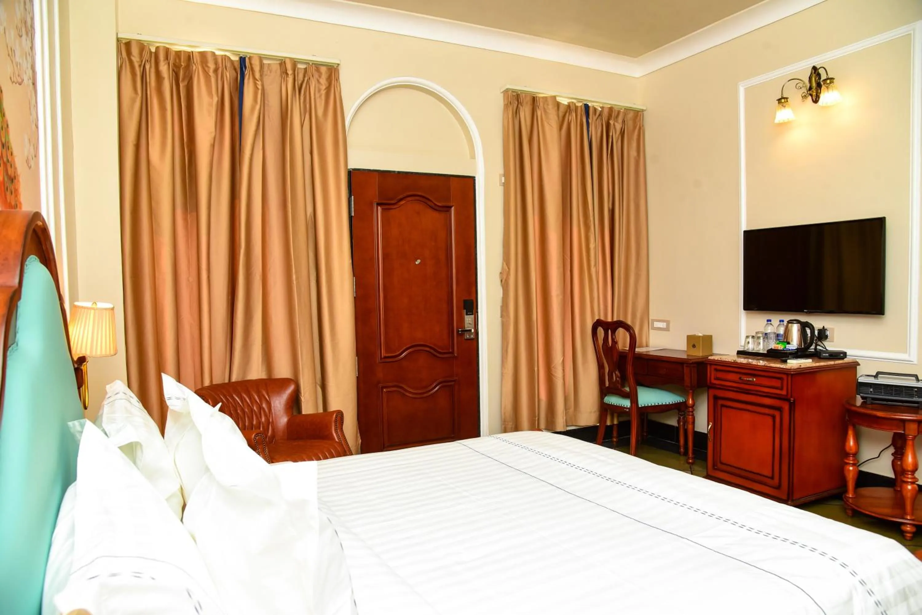 Bed in Jhadol Vijay Vilas Near Lake Pichola