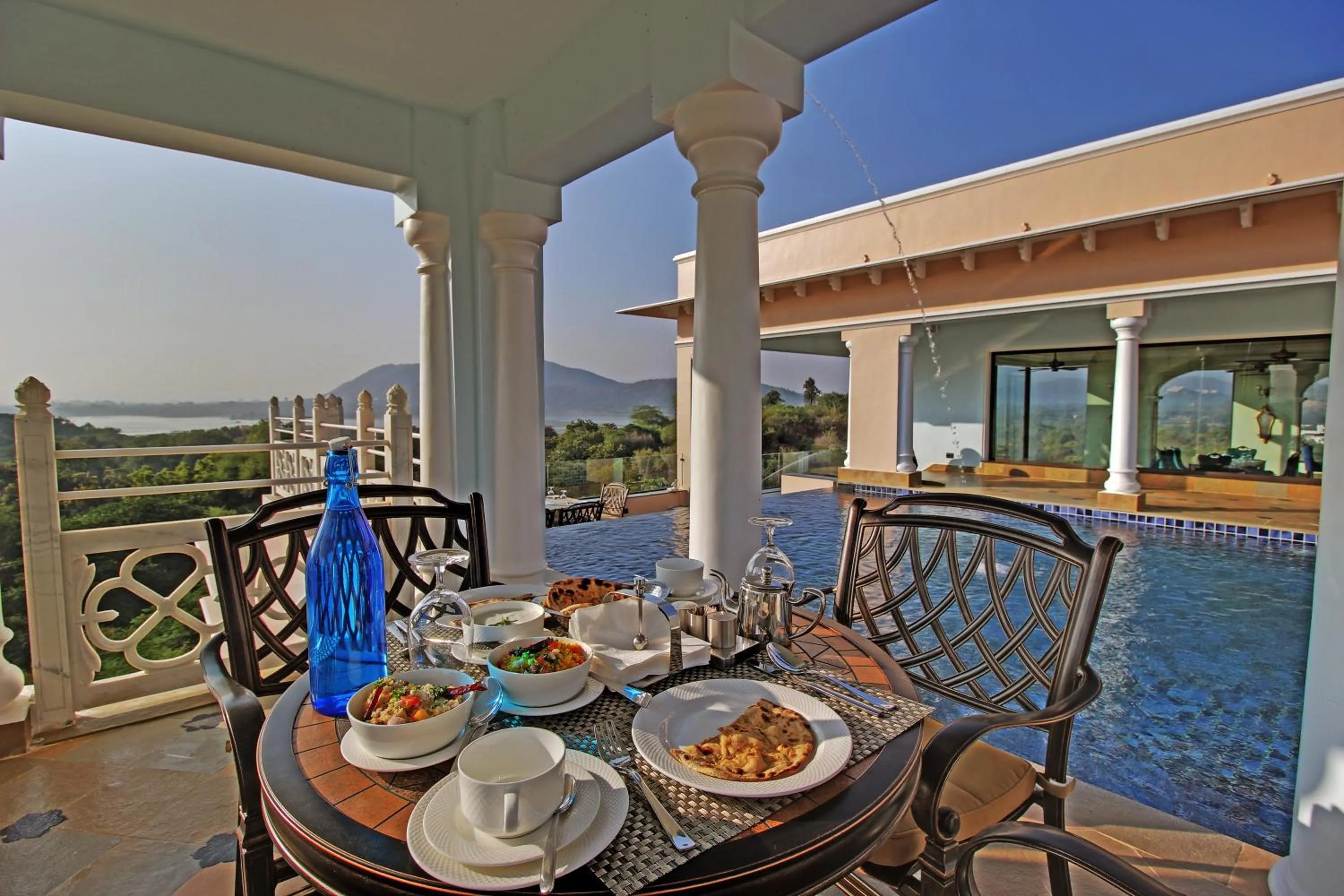 Food and drinks in Jhadol Vijay Vilas Near Lake Pichola