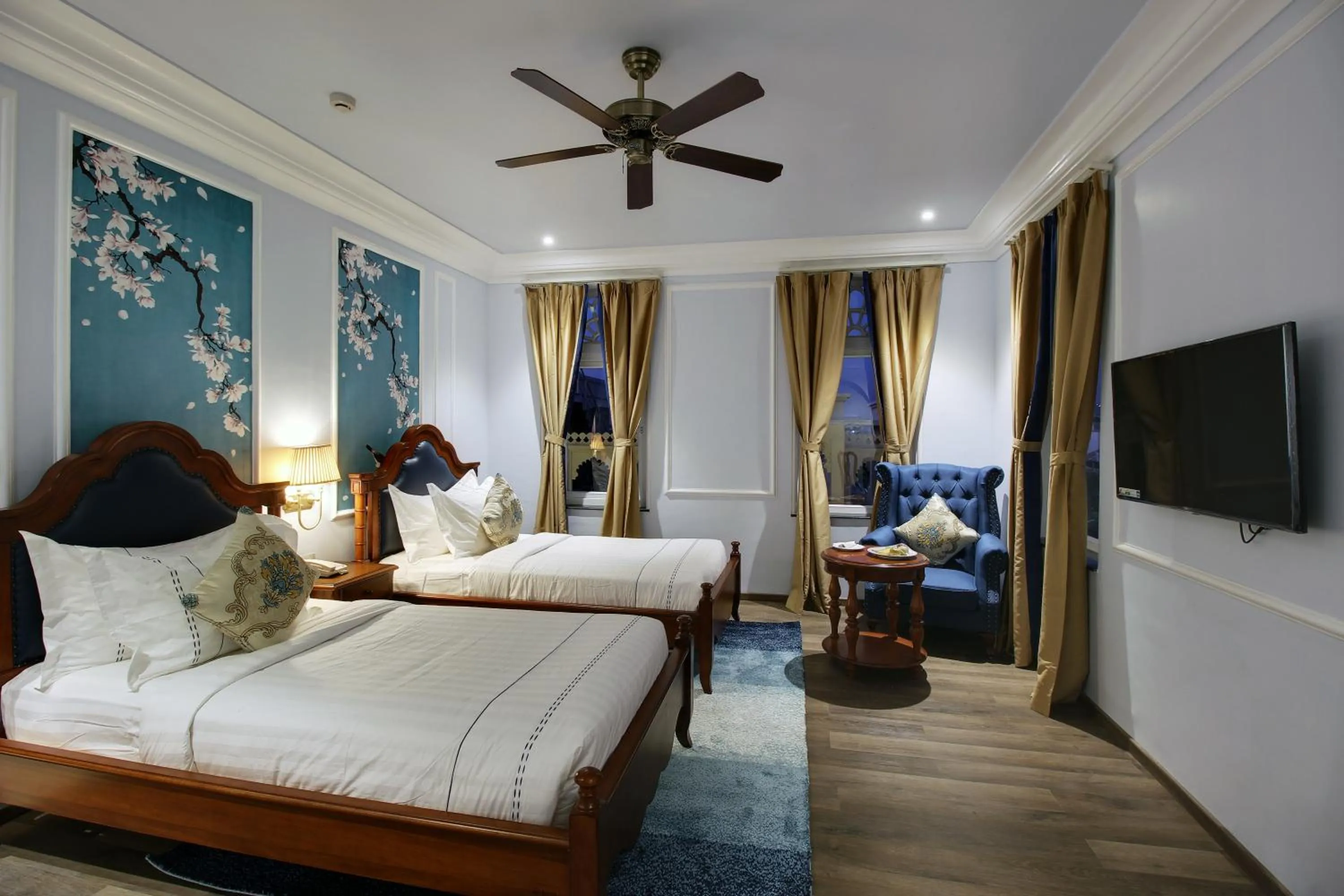 Photo of the whole room, Bed in Jhadol Vijay Vilas Near Lake Pichola