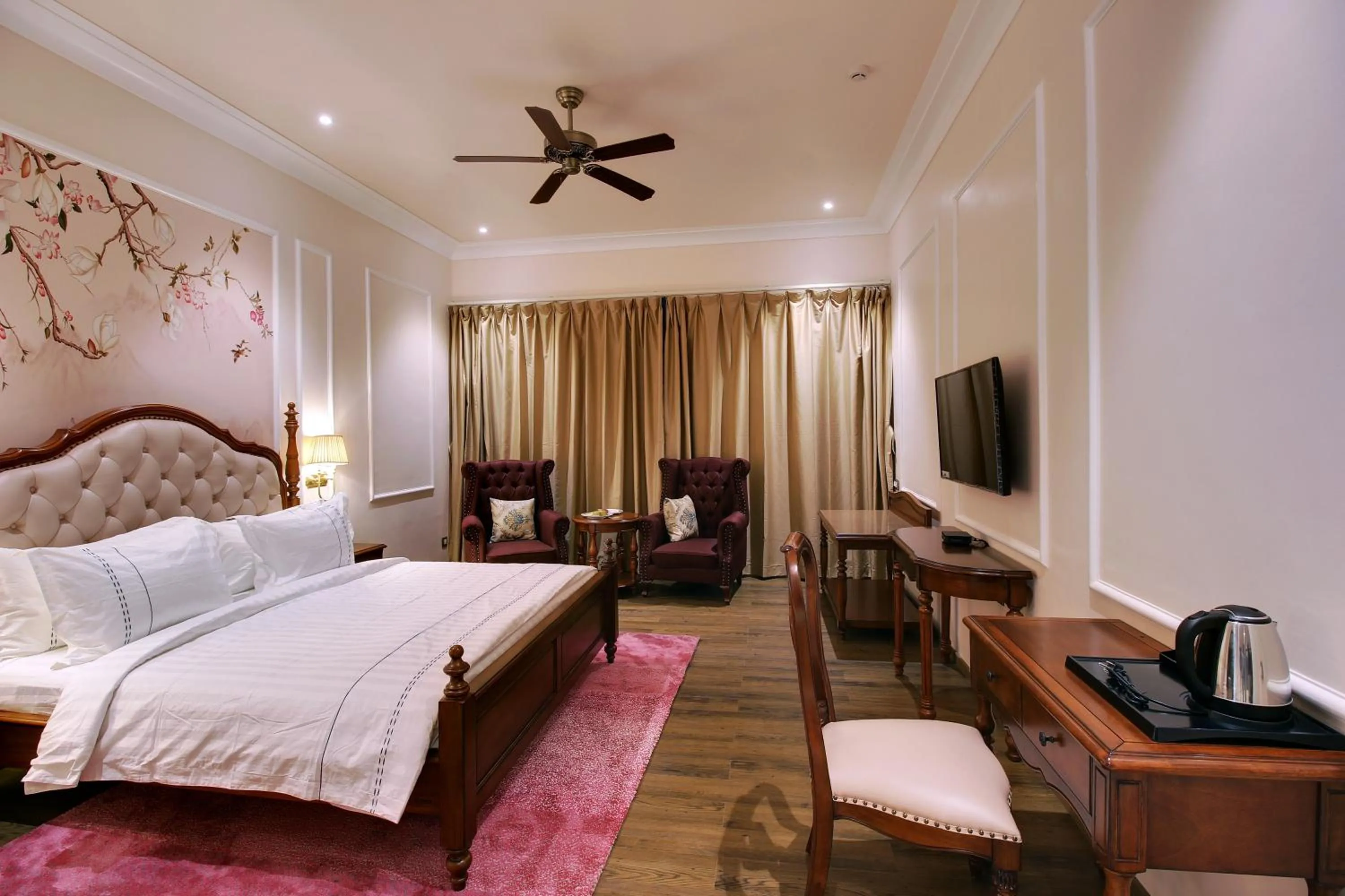 Photo of the whole room, Bed in Jhadol Vijay Vilas Near Lake Pichola