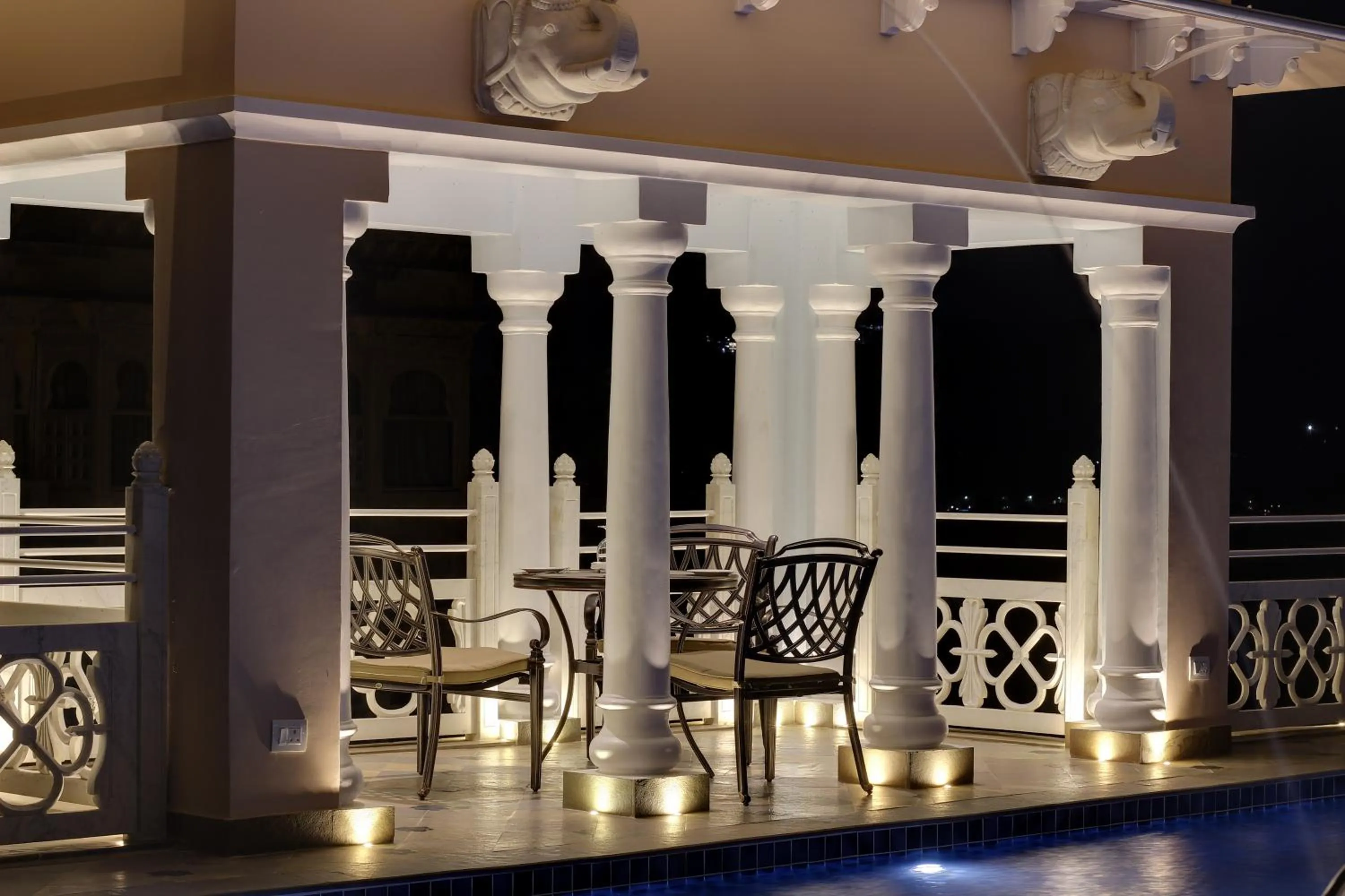 Balcony/Terrace in Jhadol Vijay Vilas Near Lake Pichola