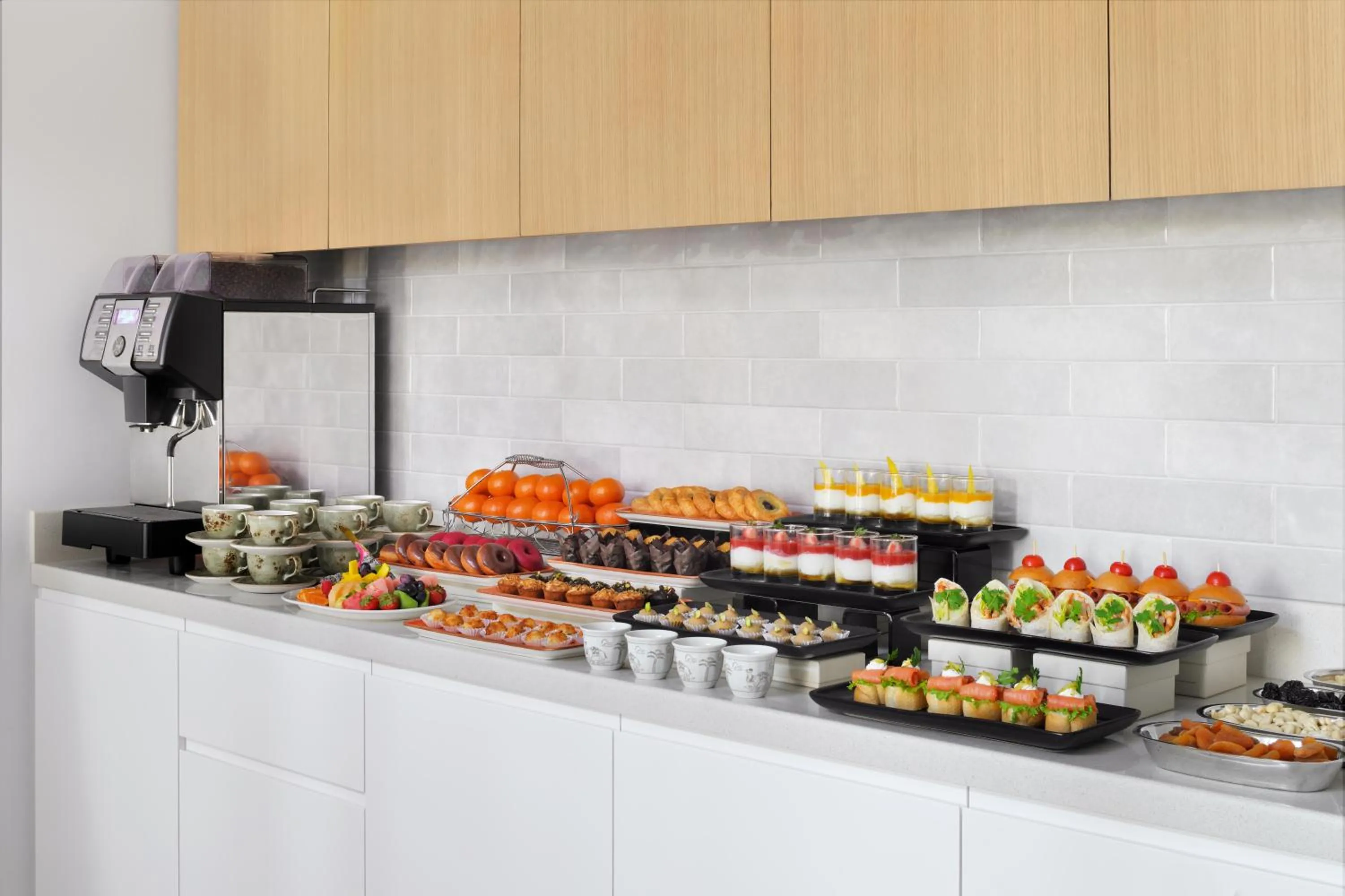 Restaurant/places to eat in JA The Manor Hotel, Dubai