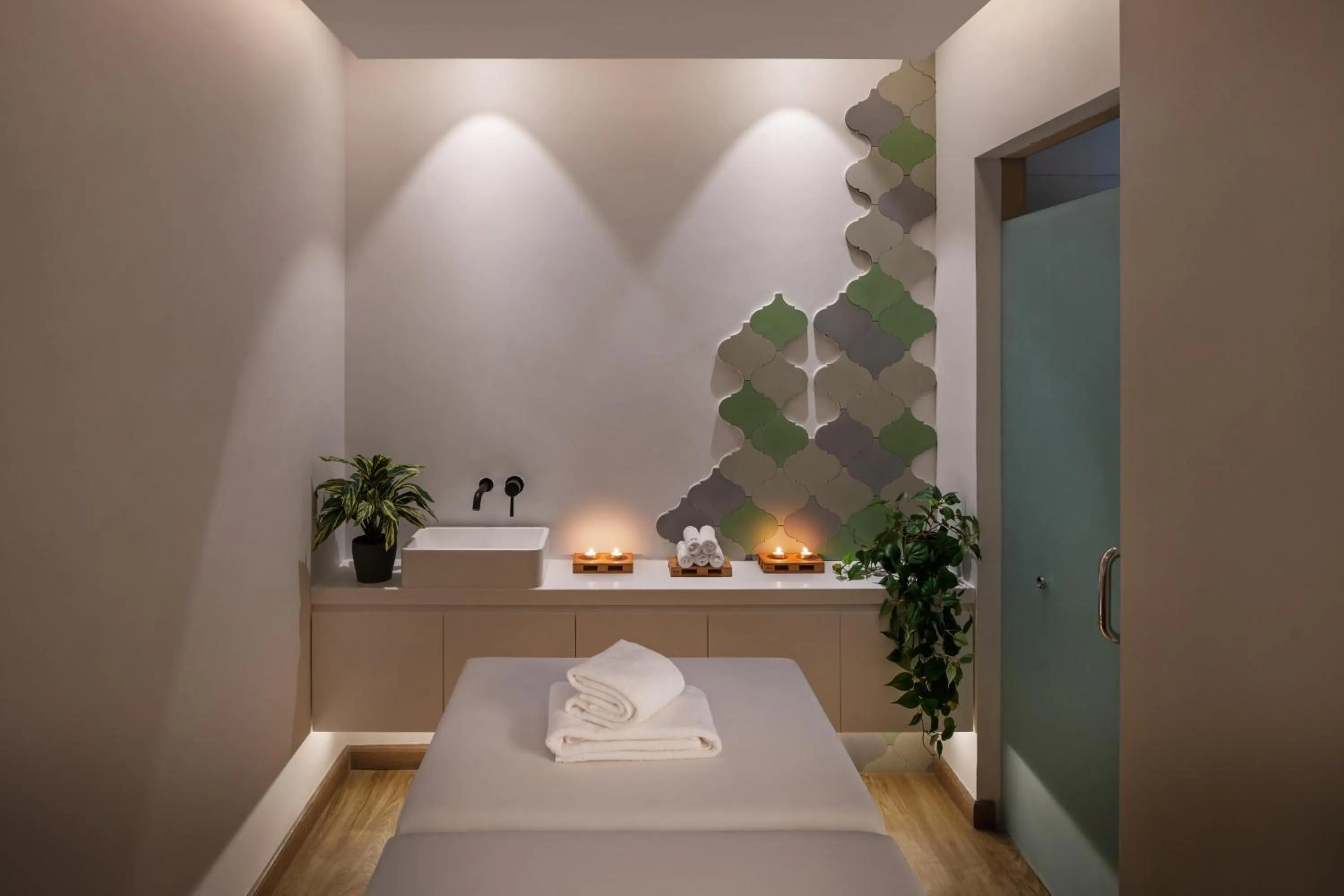 Spa and wellness centre/facilities, Bed in JA The Manor Hotel, Dubai