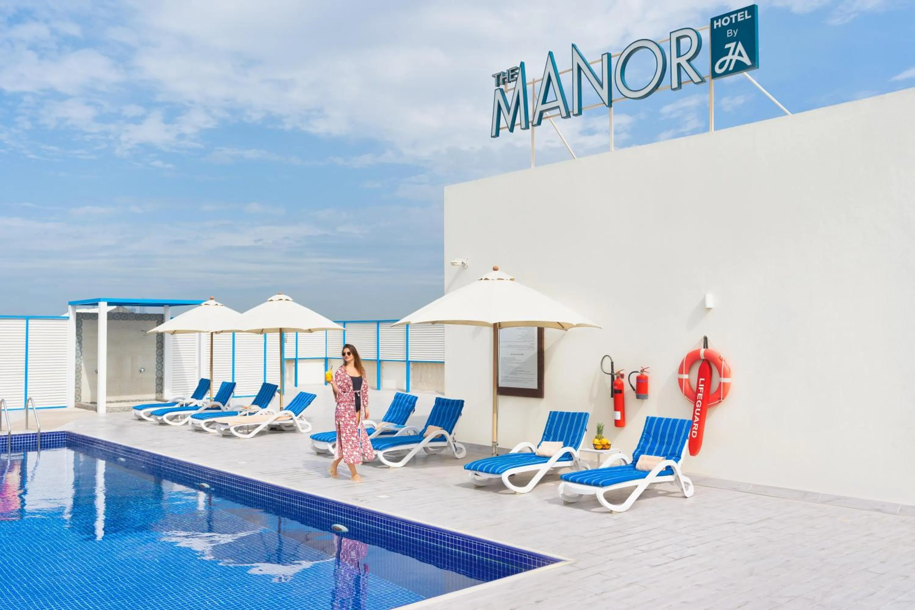 Swimming pool in JA The Manor Hotel, Dubai