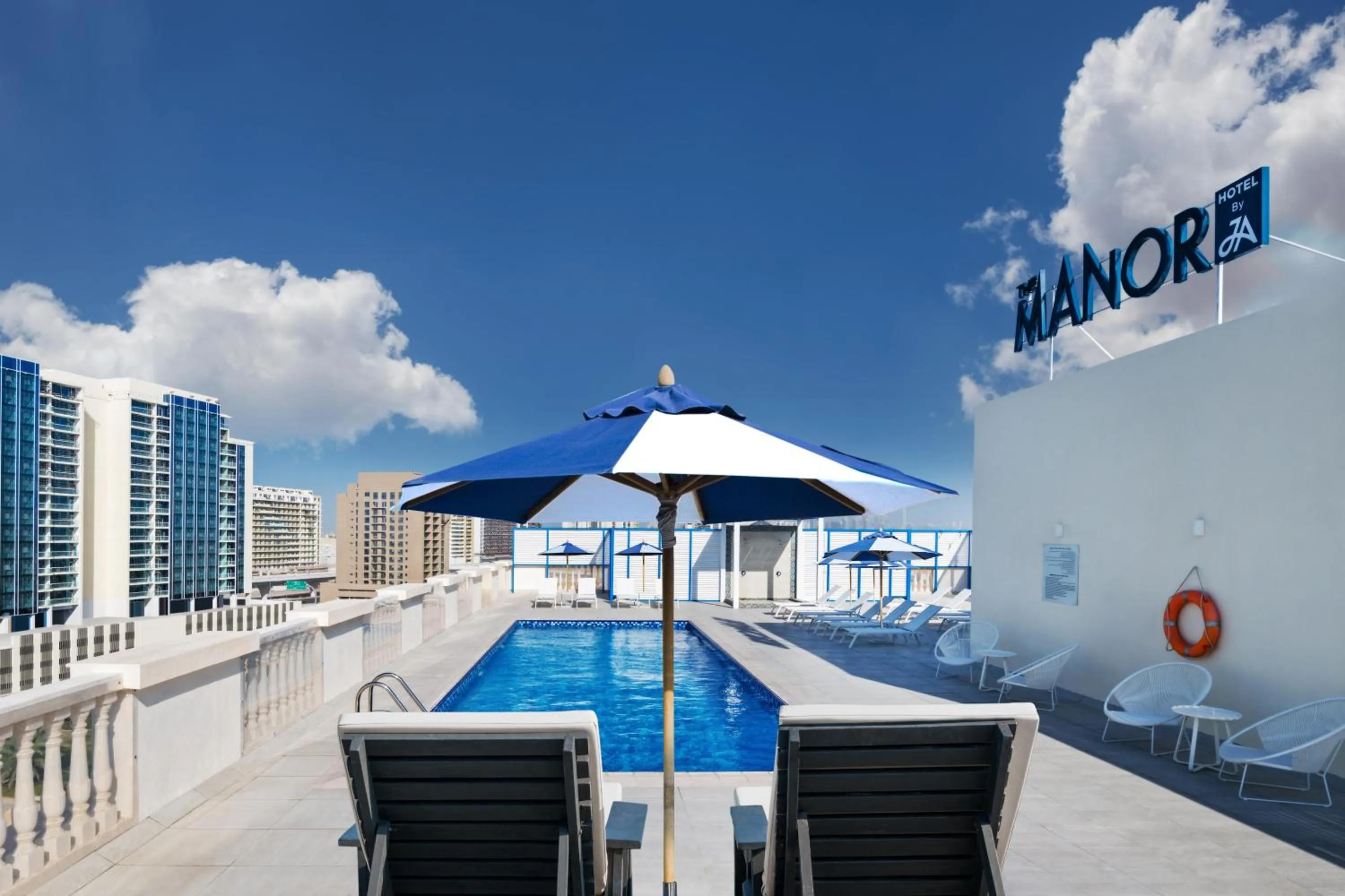Swimming pool in JA The Manor Hotel, Dubai