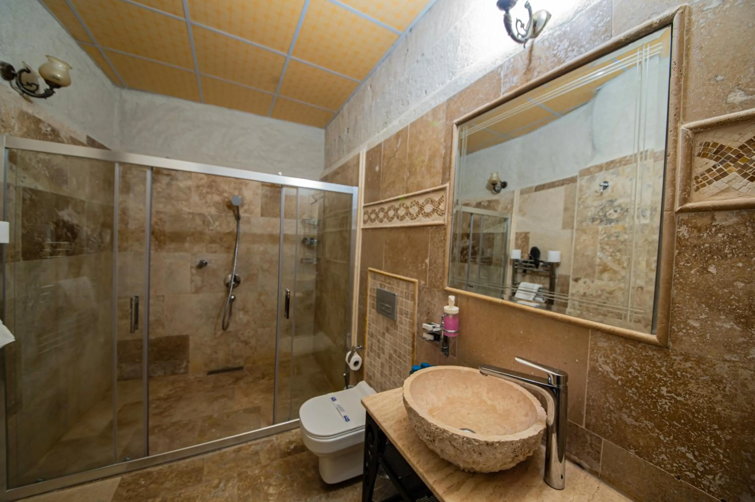 Shower in Chelebi Cave House