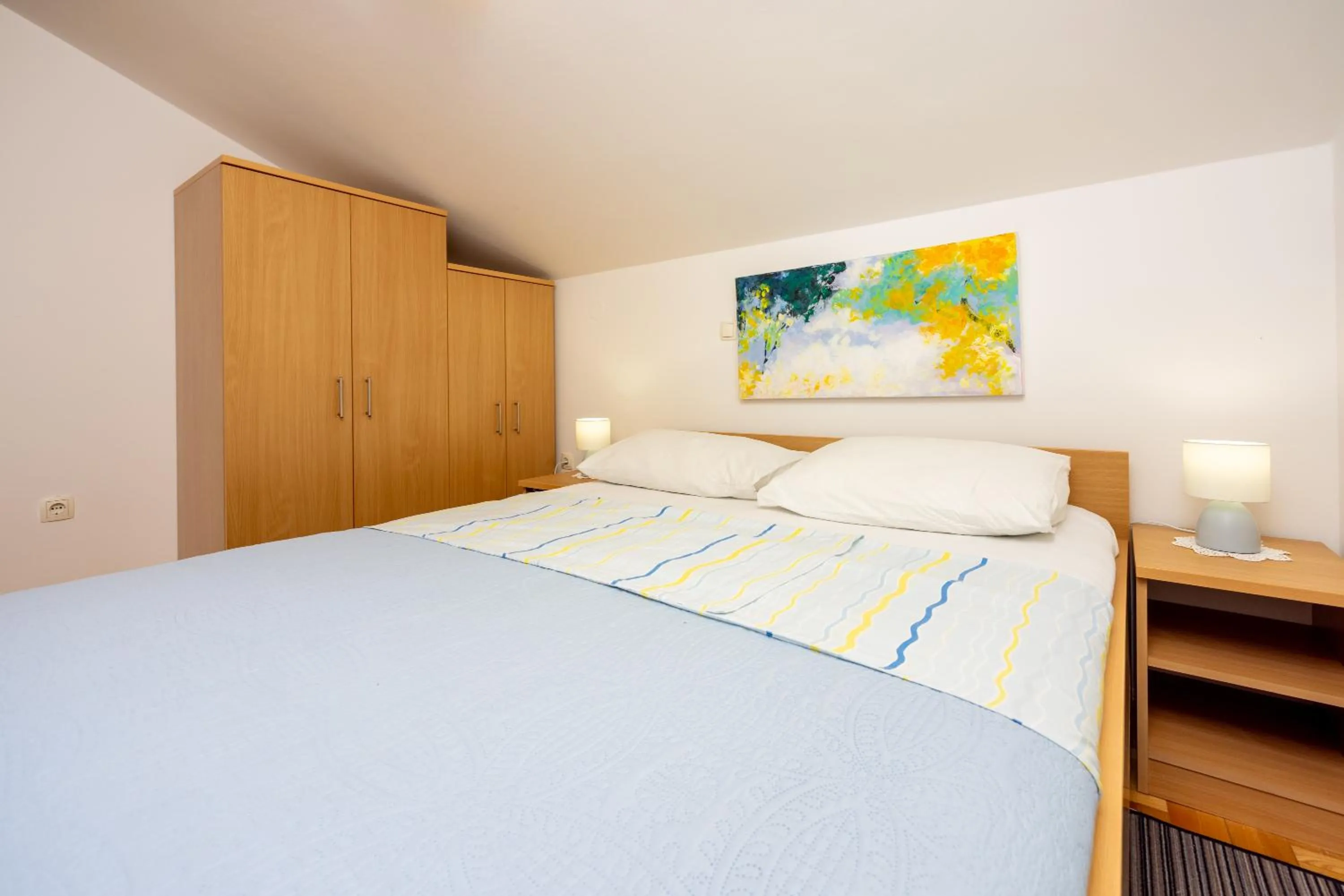 Bedroom, Bed in PETAK