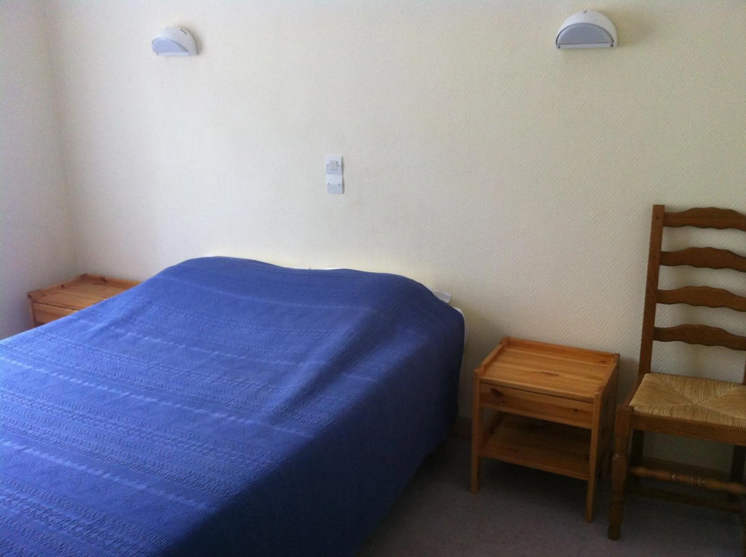 Bedroom in Le Commerce