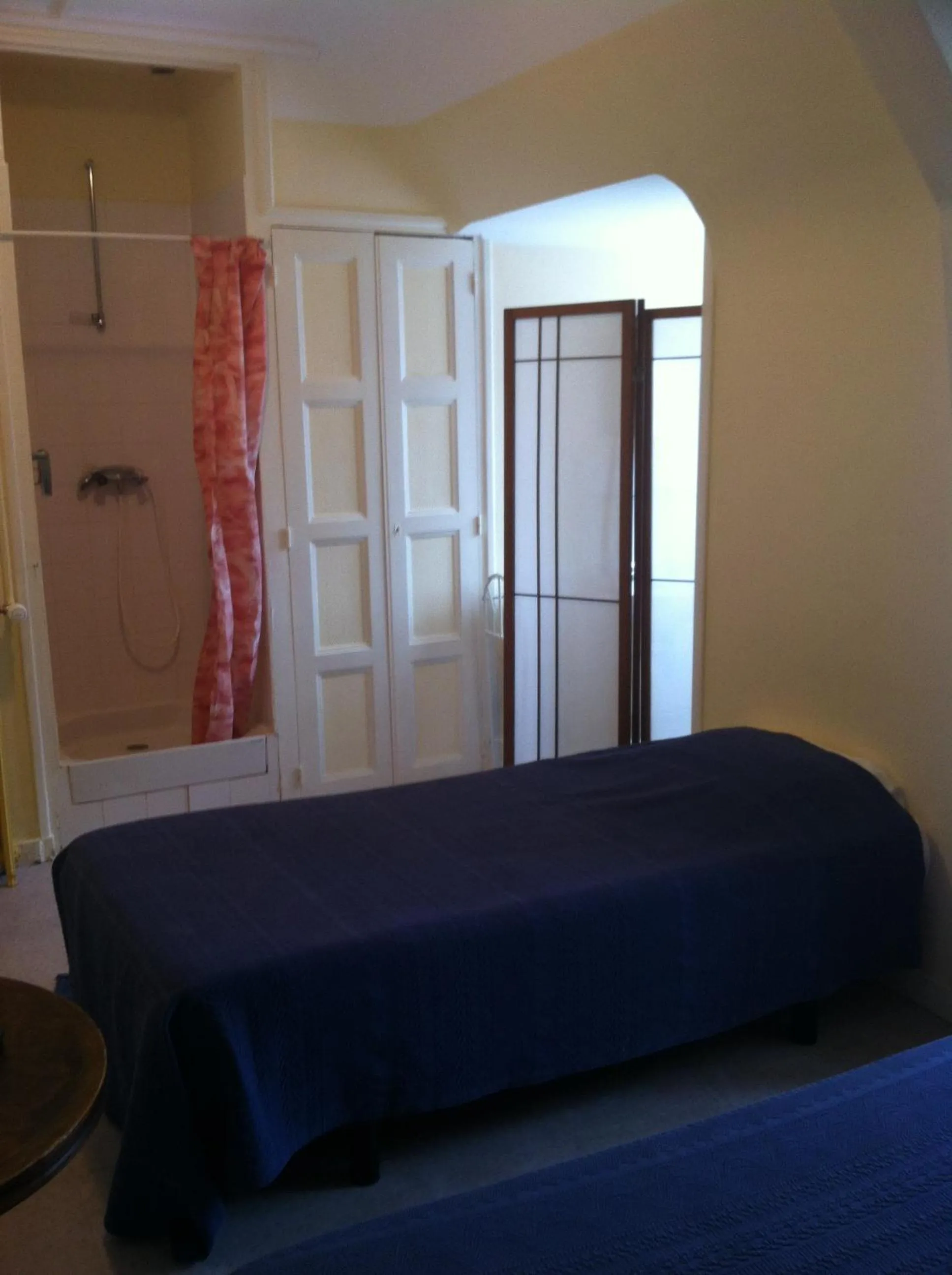 Bedroom in Le Commerce