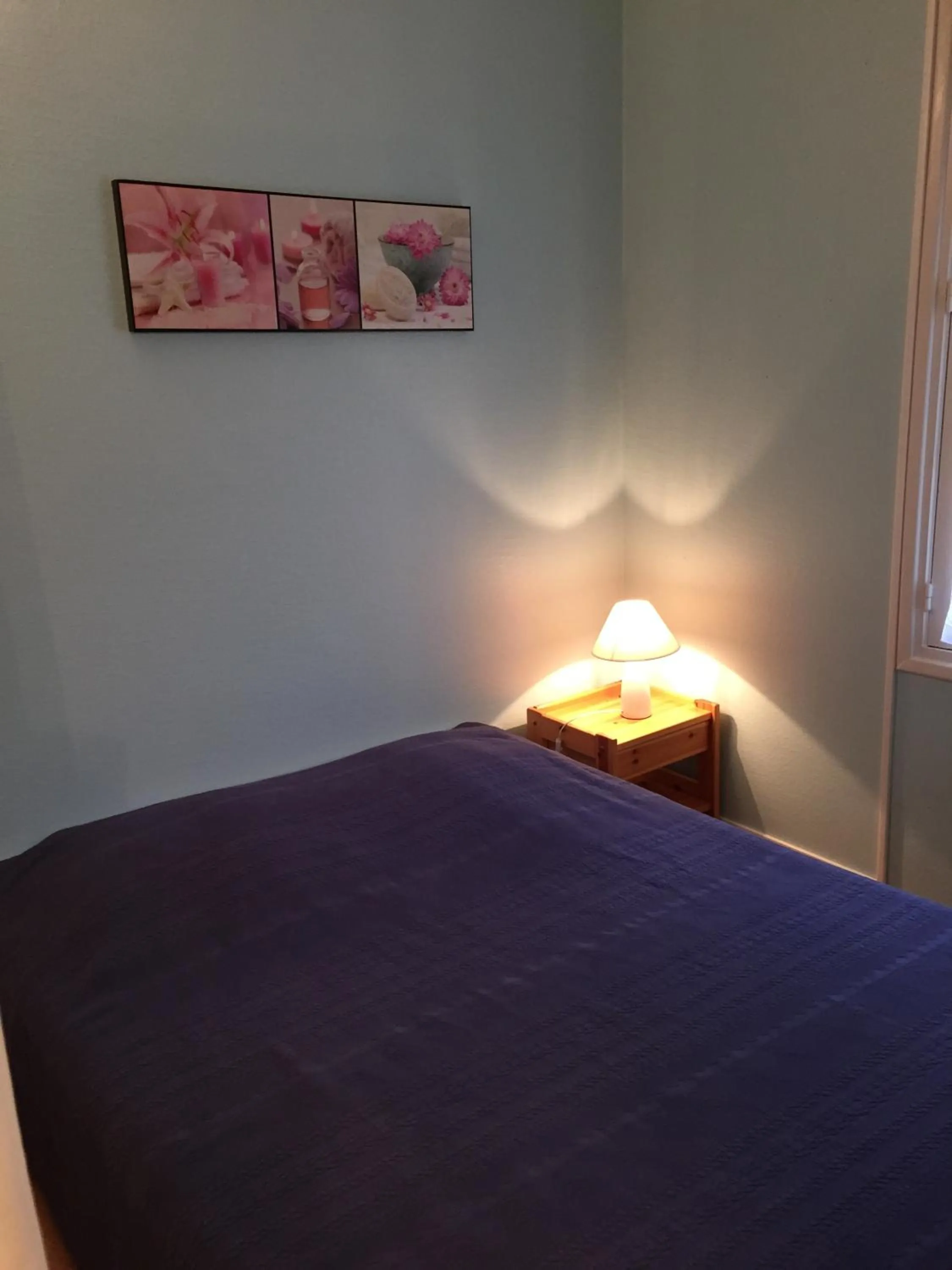 Bedroom in Le Commerce