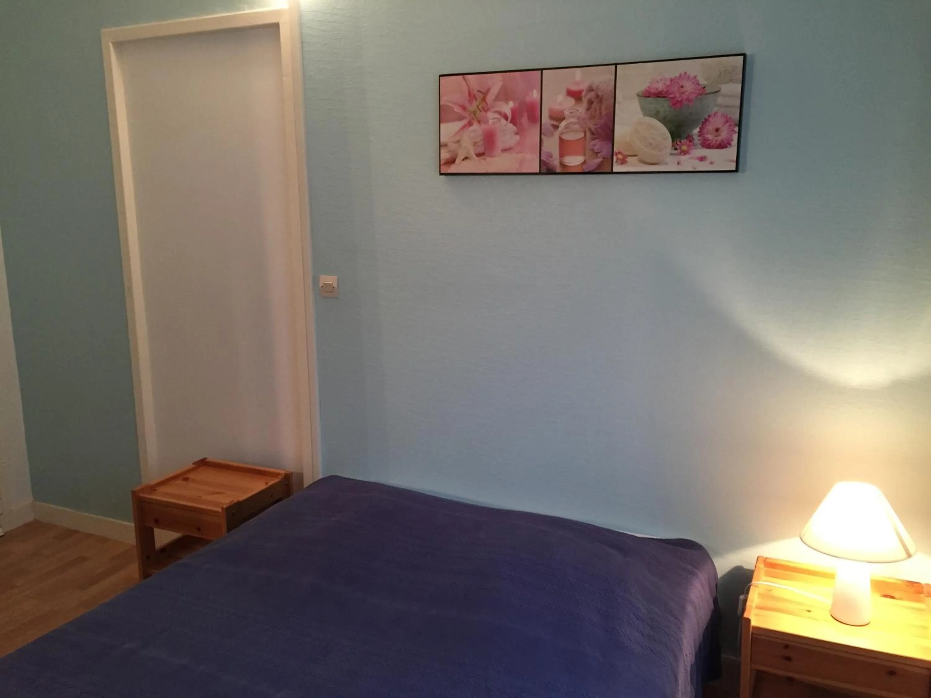 Bedroom in Le Commerce