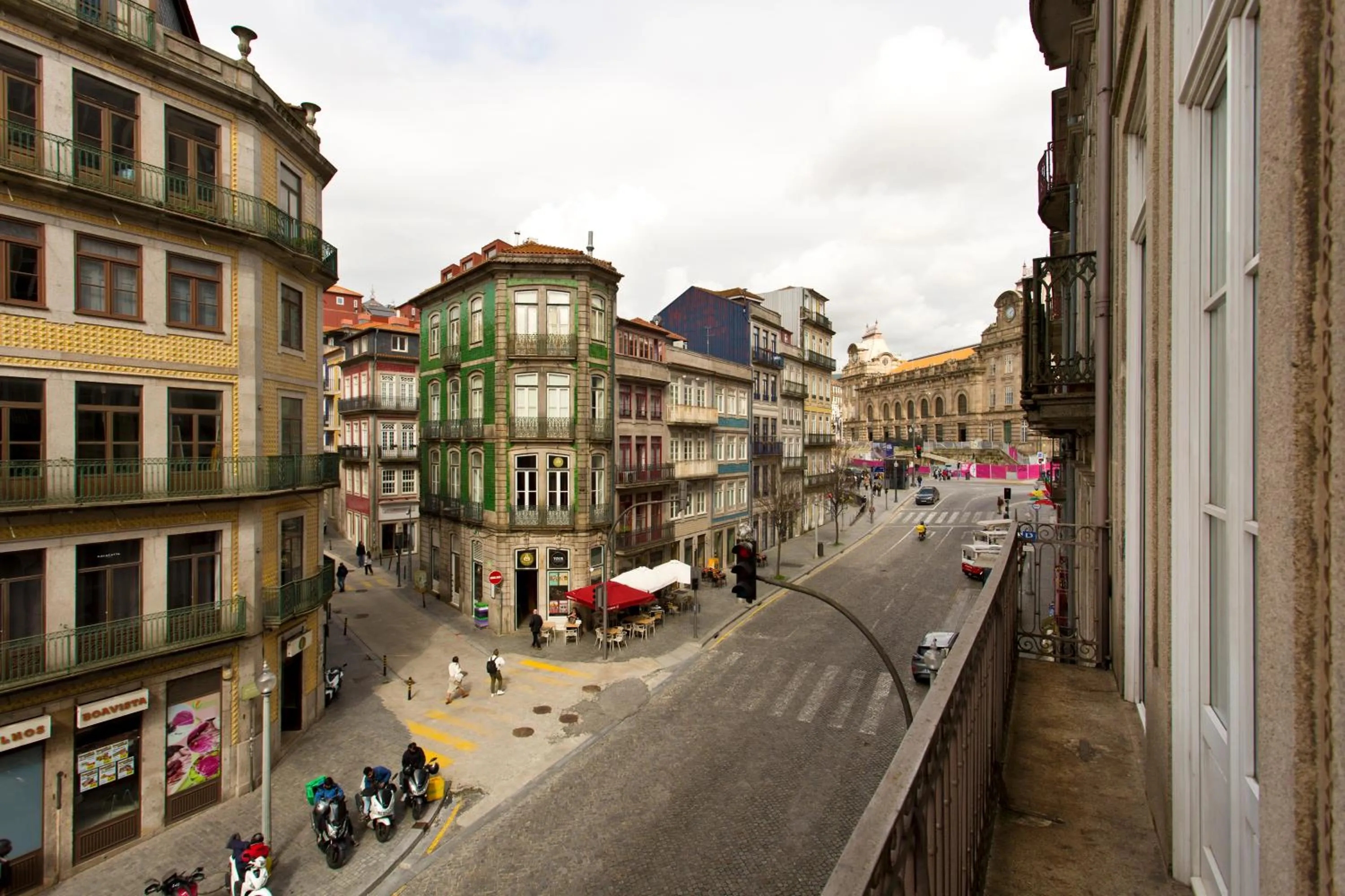 Street view in RVA - Porto Central Flats