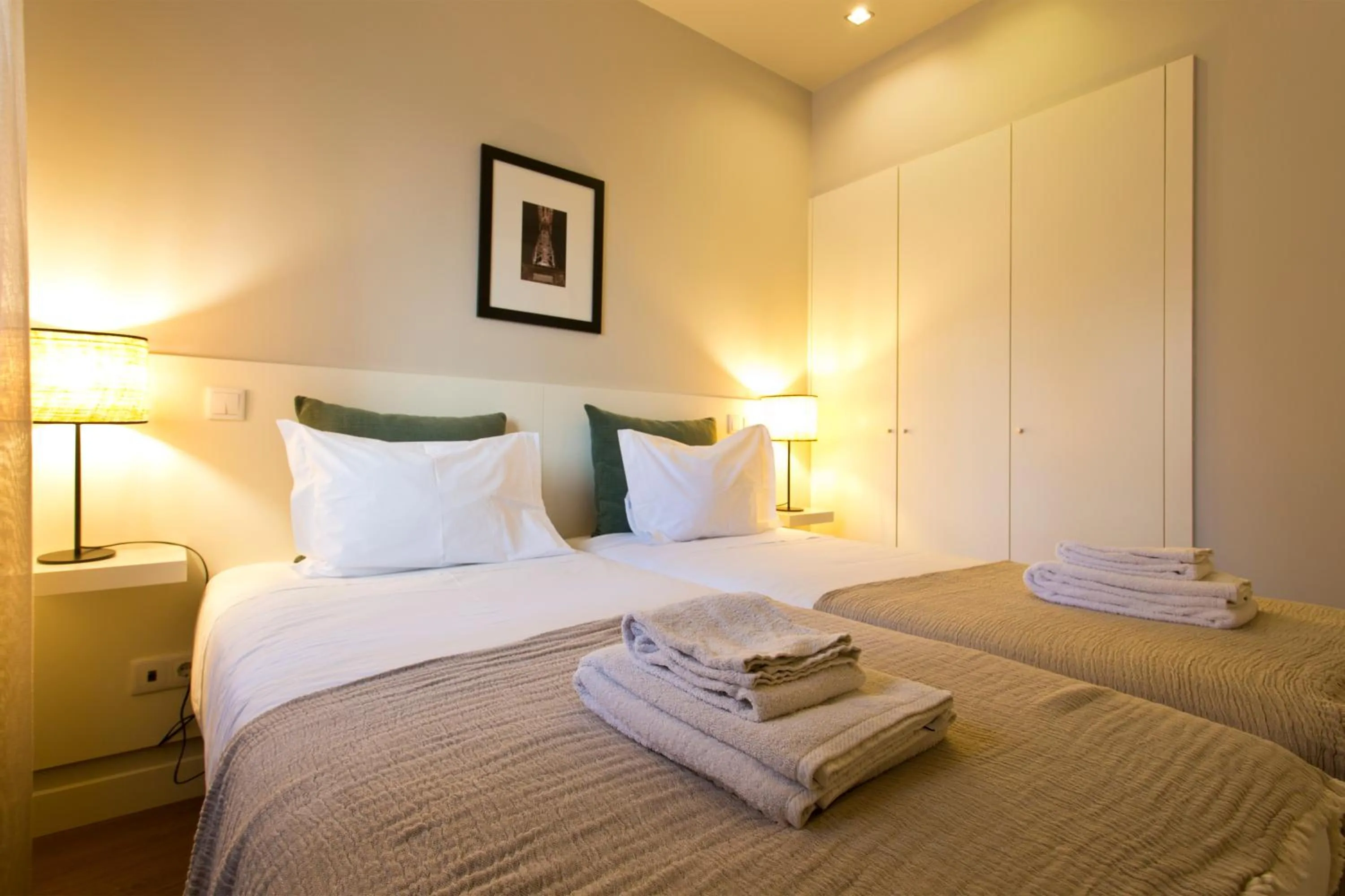 Bedroom, Bed in RVA - Porto Central Flats