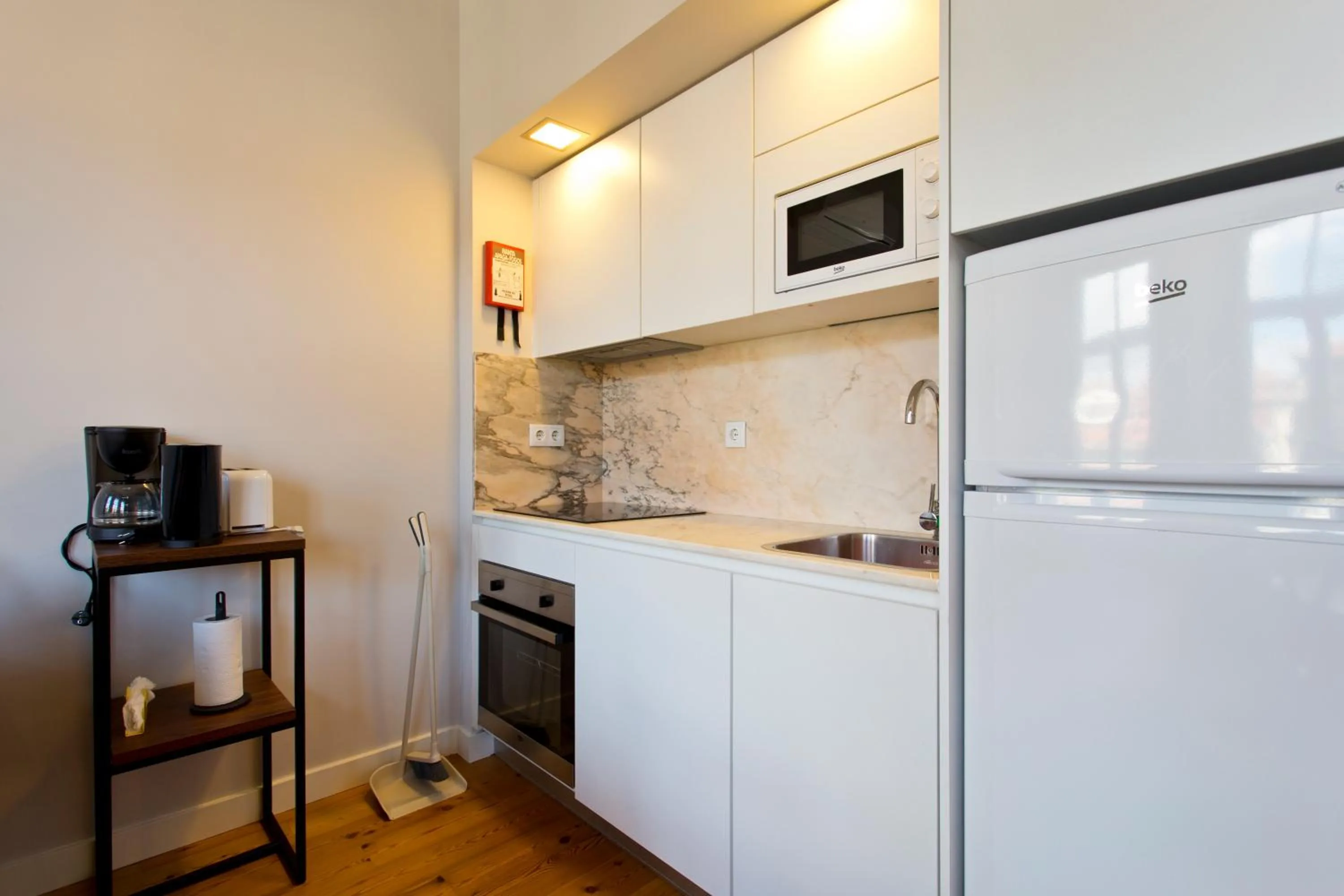 Kitchen or kitchenette in RVA - Porto Central Flats