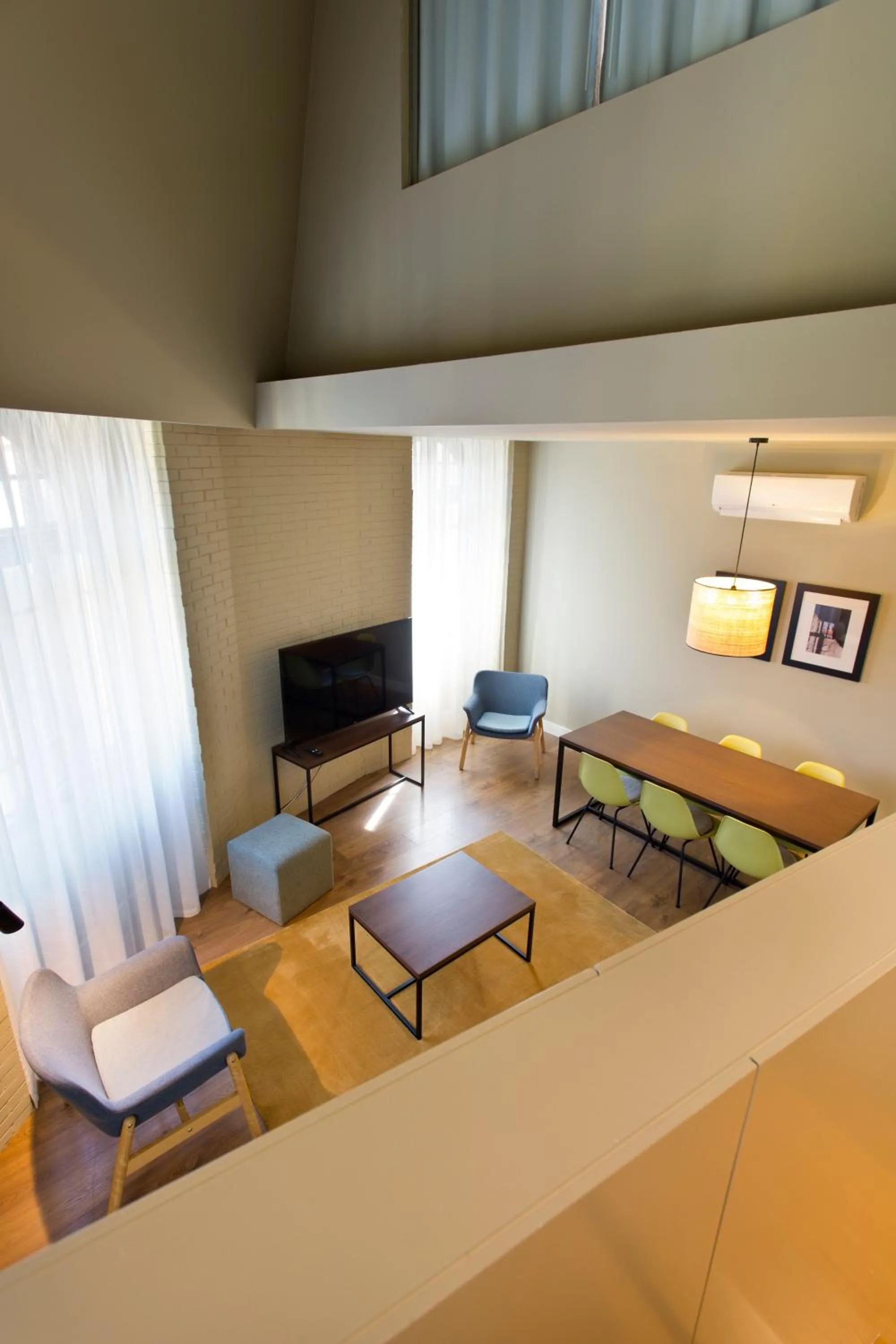 Communal lounge/ TV room in RVA - Porto Central Flats