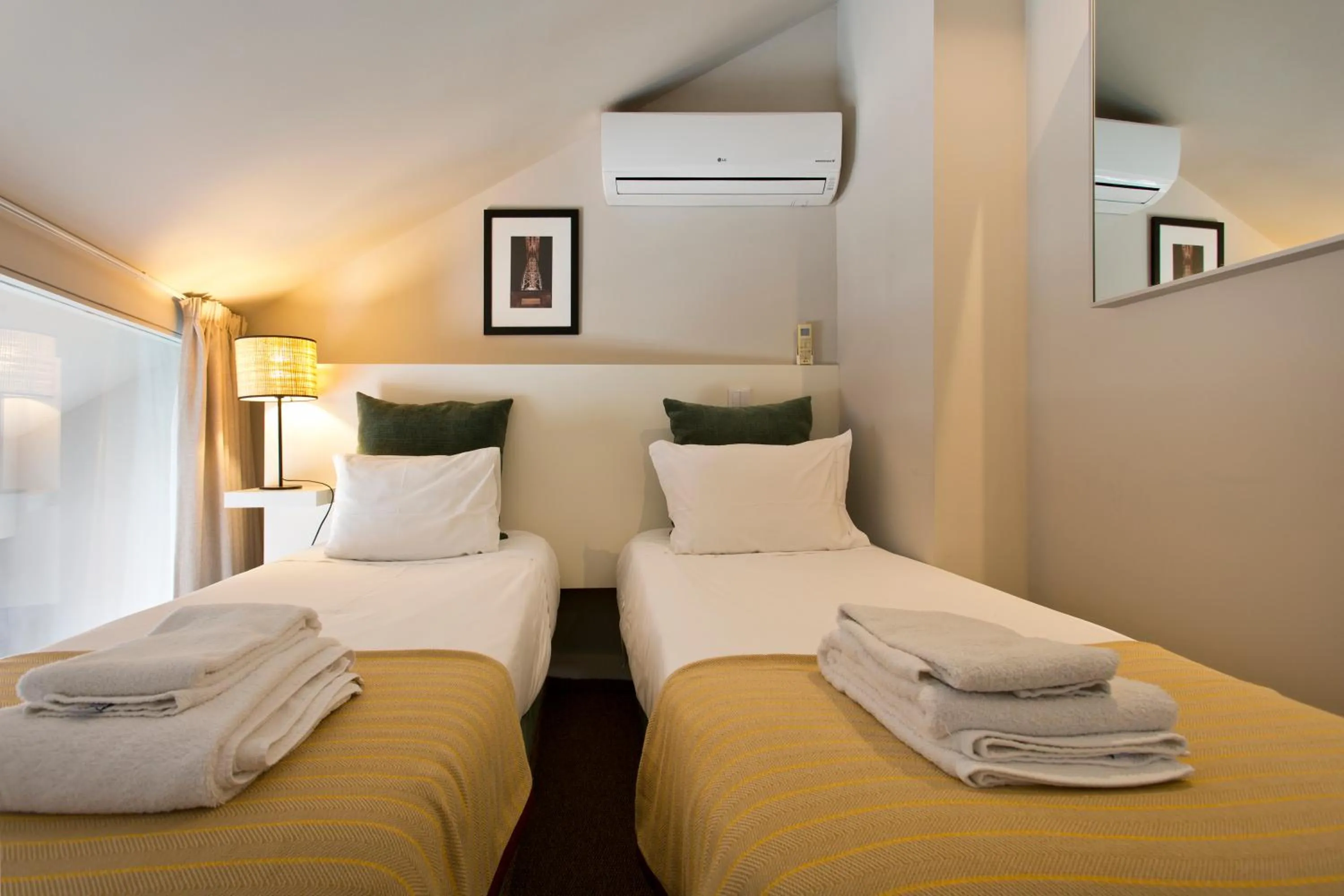 Bed in RVA - Porto Central Flats