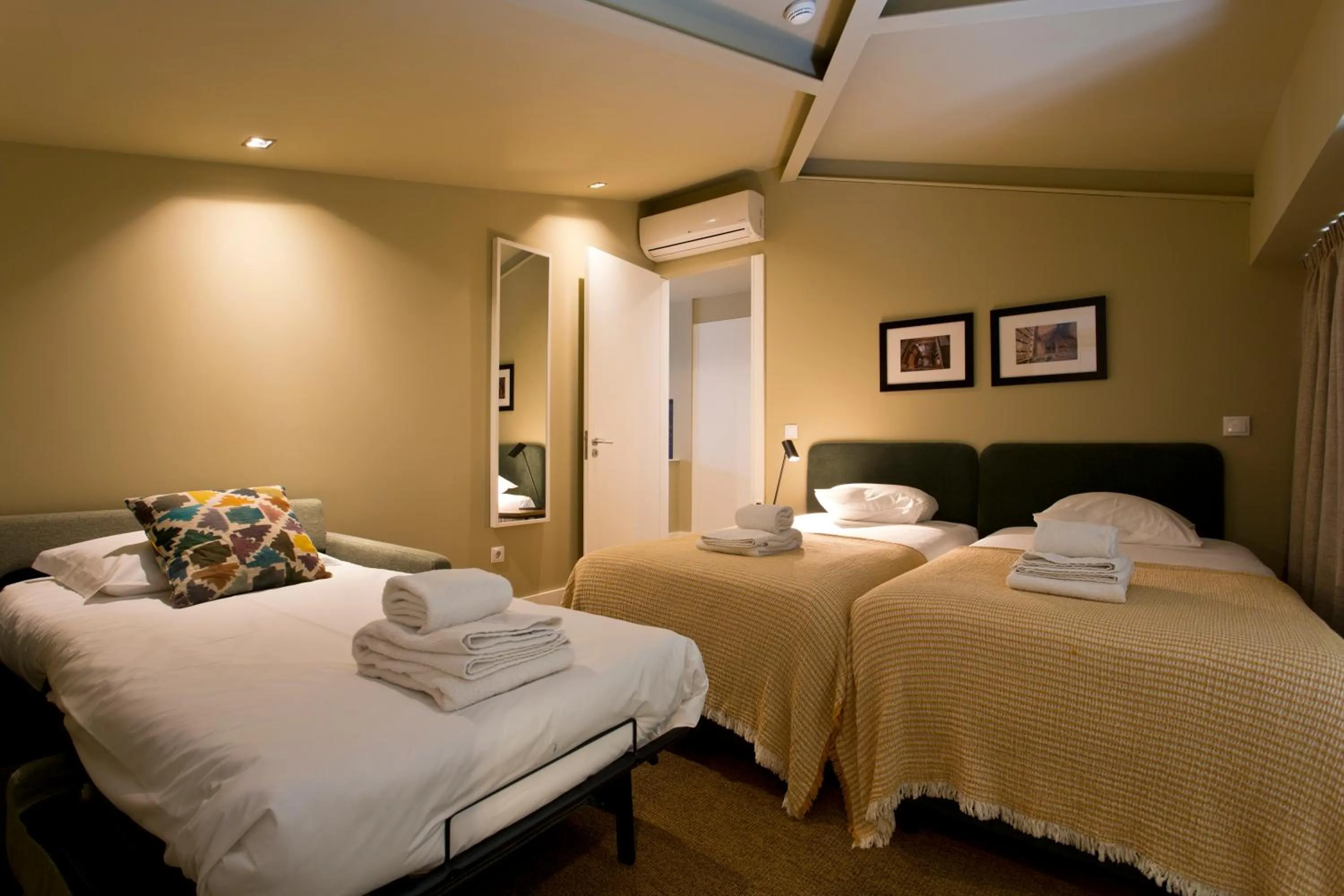 Bed in RVA - Porto Central Flats