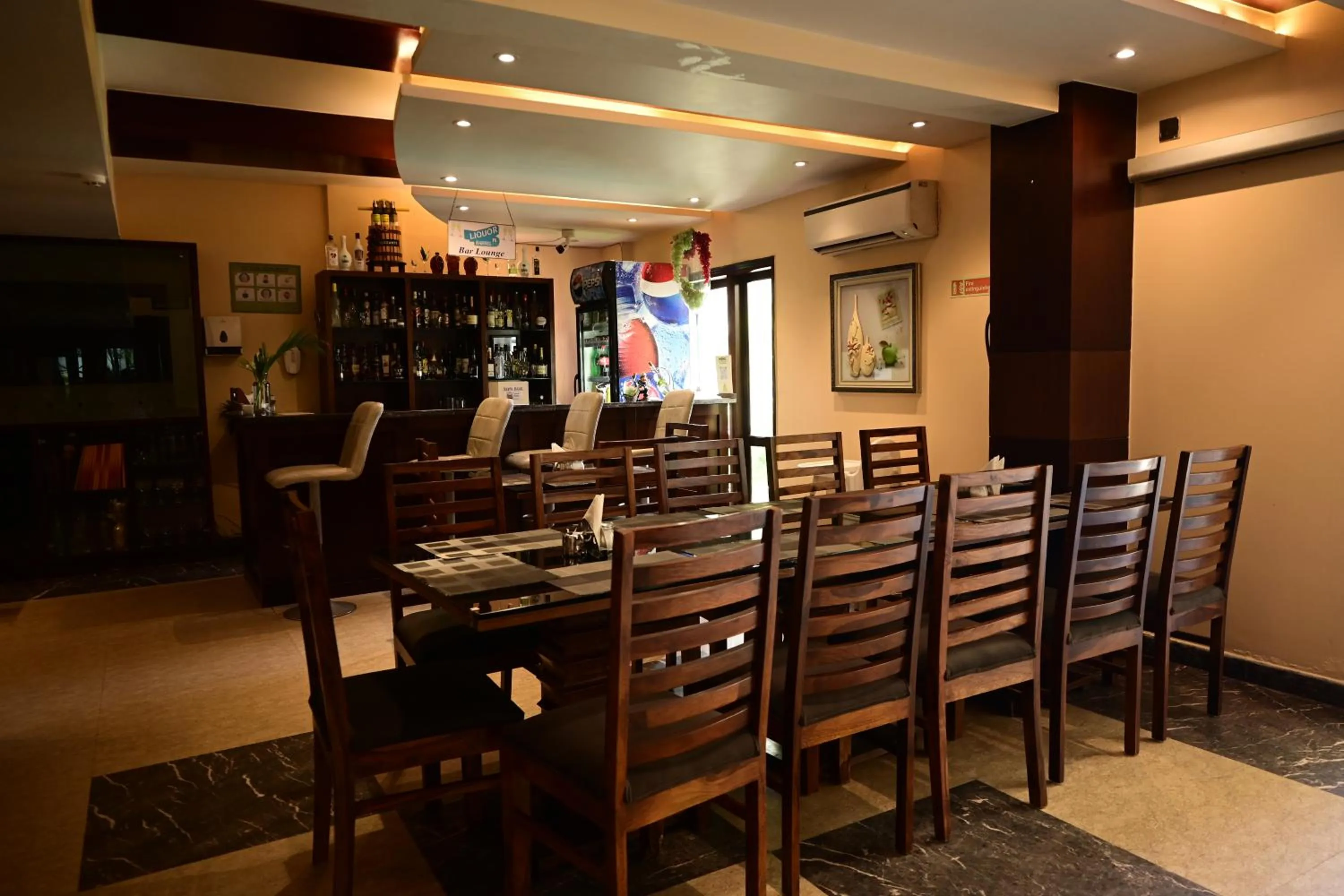 Restaurant/places to eat in De Alturas Resort