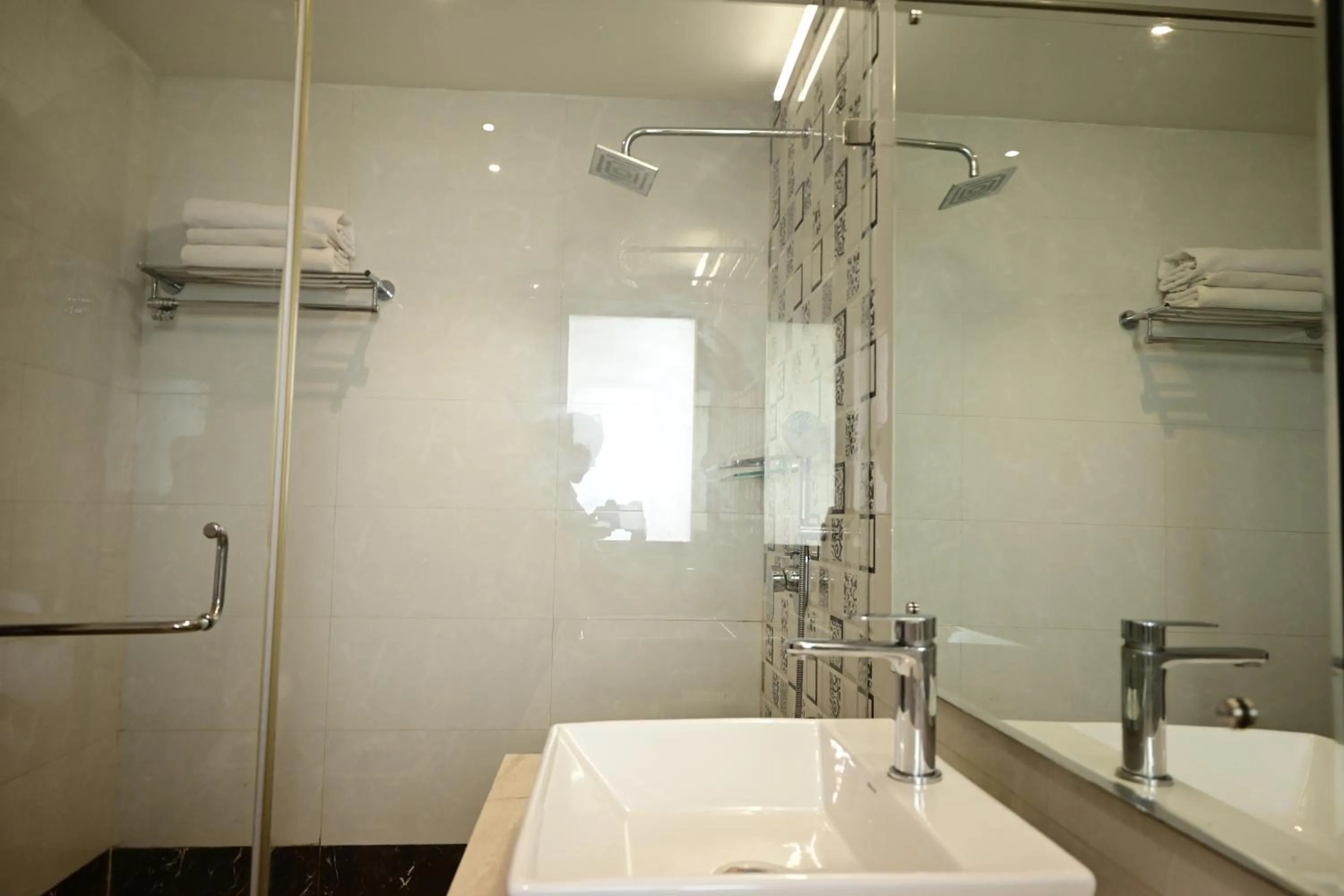 Bathroom in De Alturas Resort