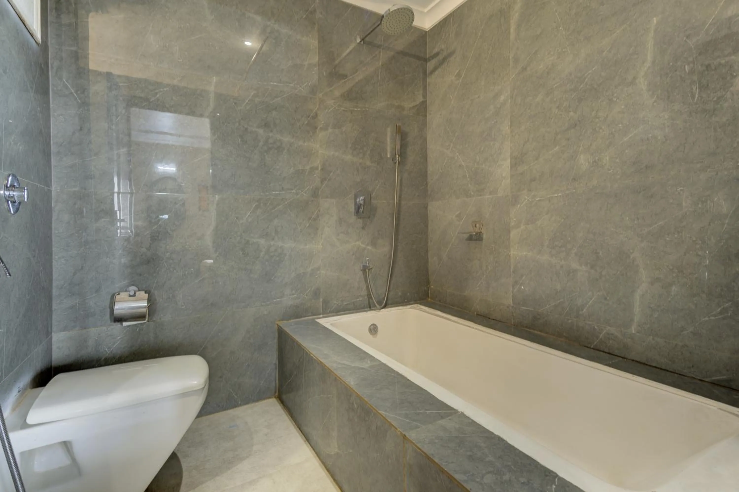 Bathroom in De Alturas Resort