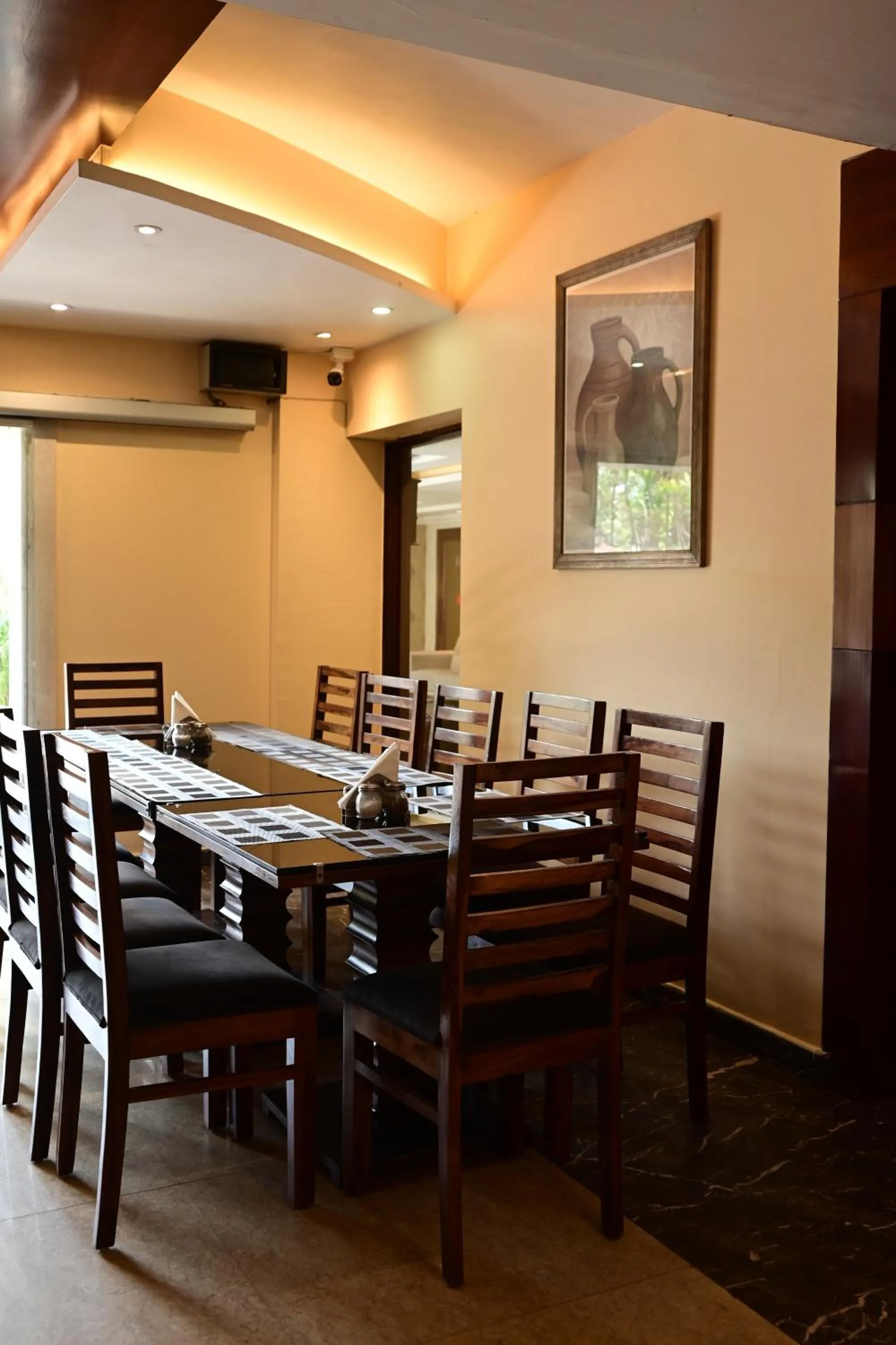 Restaurant/places to eat in De Alturas Resort