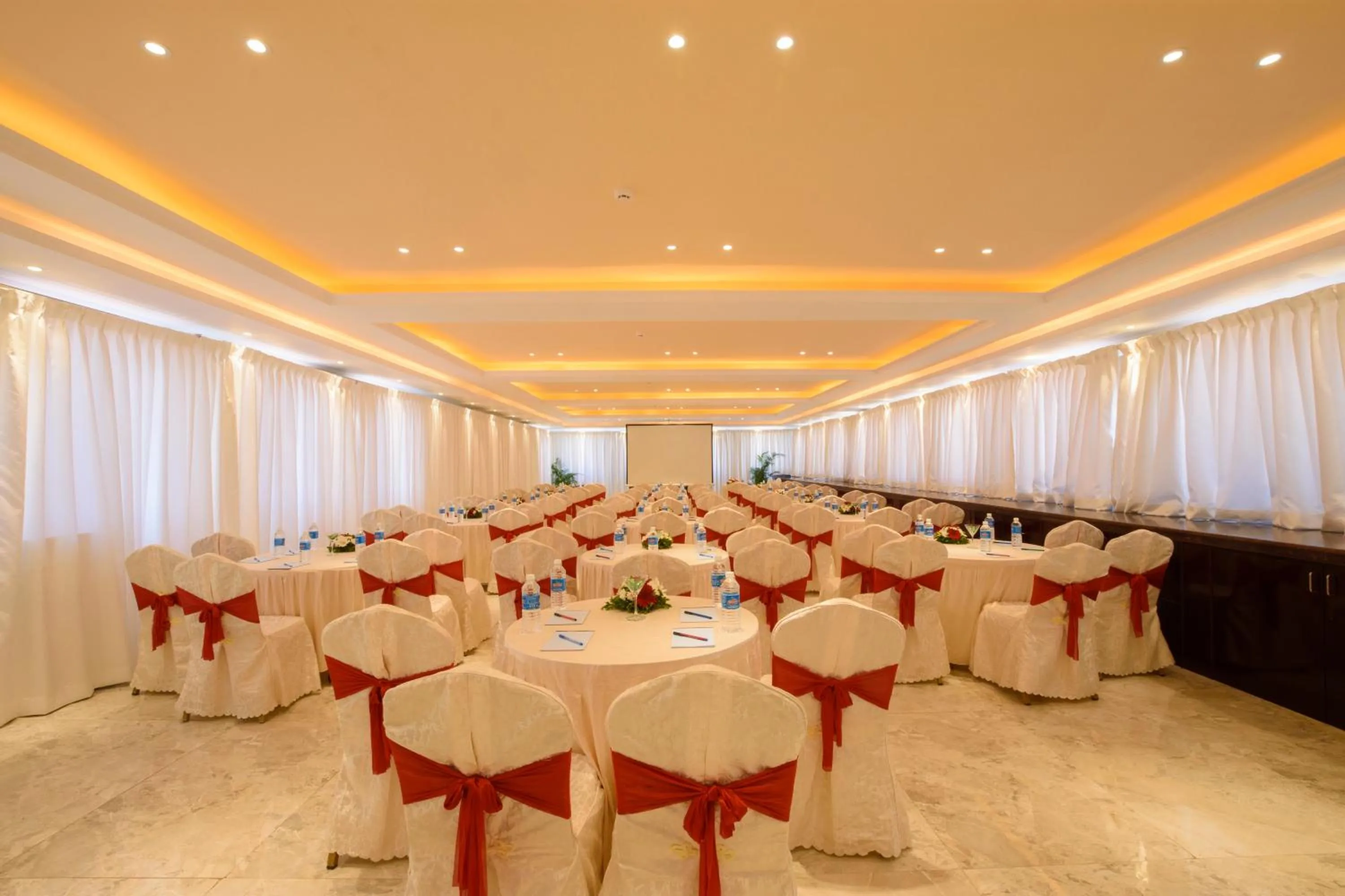 Banquet/Function facilities in De Alturas Resort