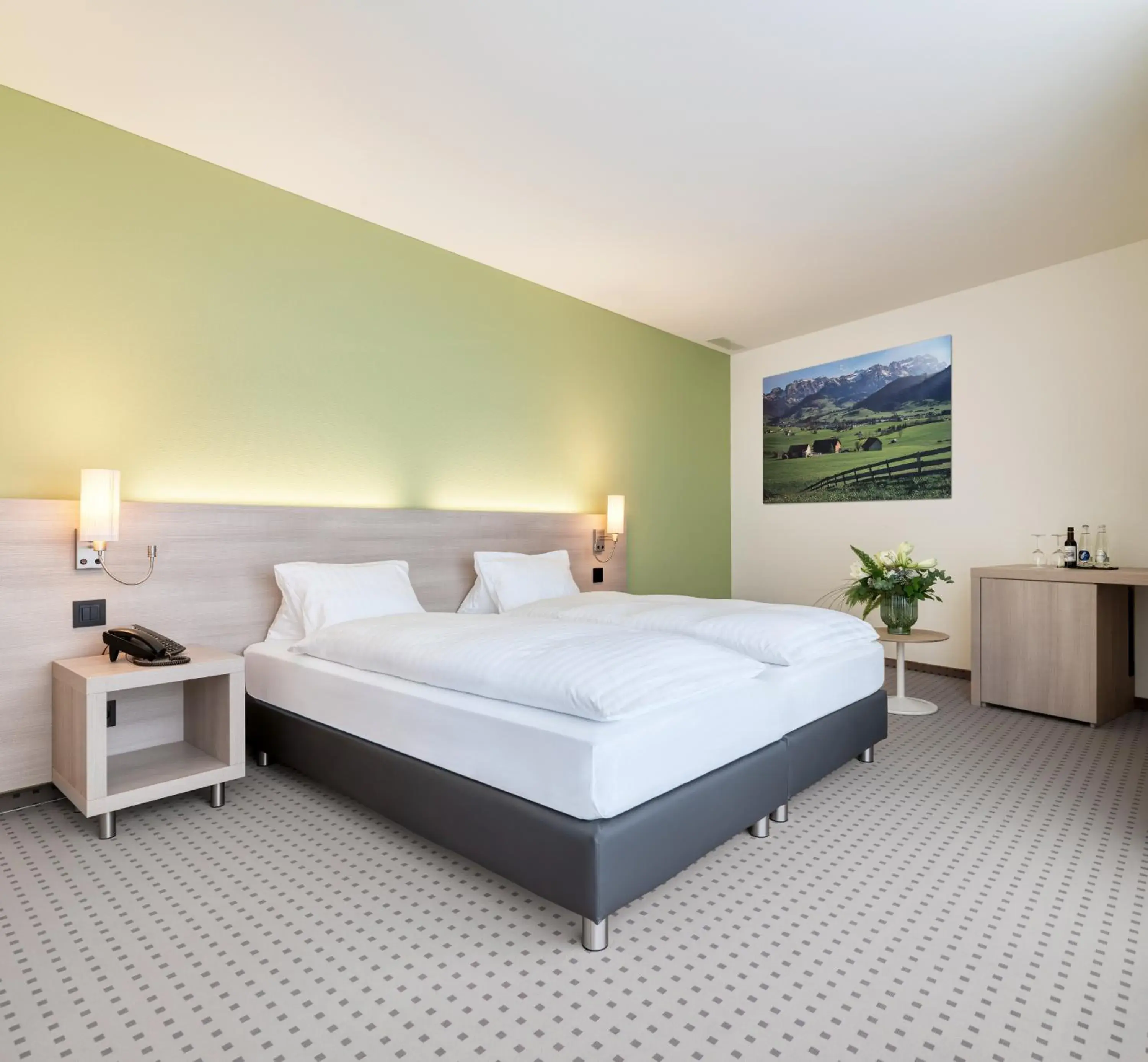 Double or Twin Room with Free Parking - single occupancy in Hotel Eastside (free parking garage) Double or Twin Room with Free Parking - single occupancy in Hotel Eastside (free parking garage)
