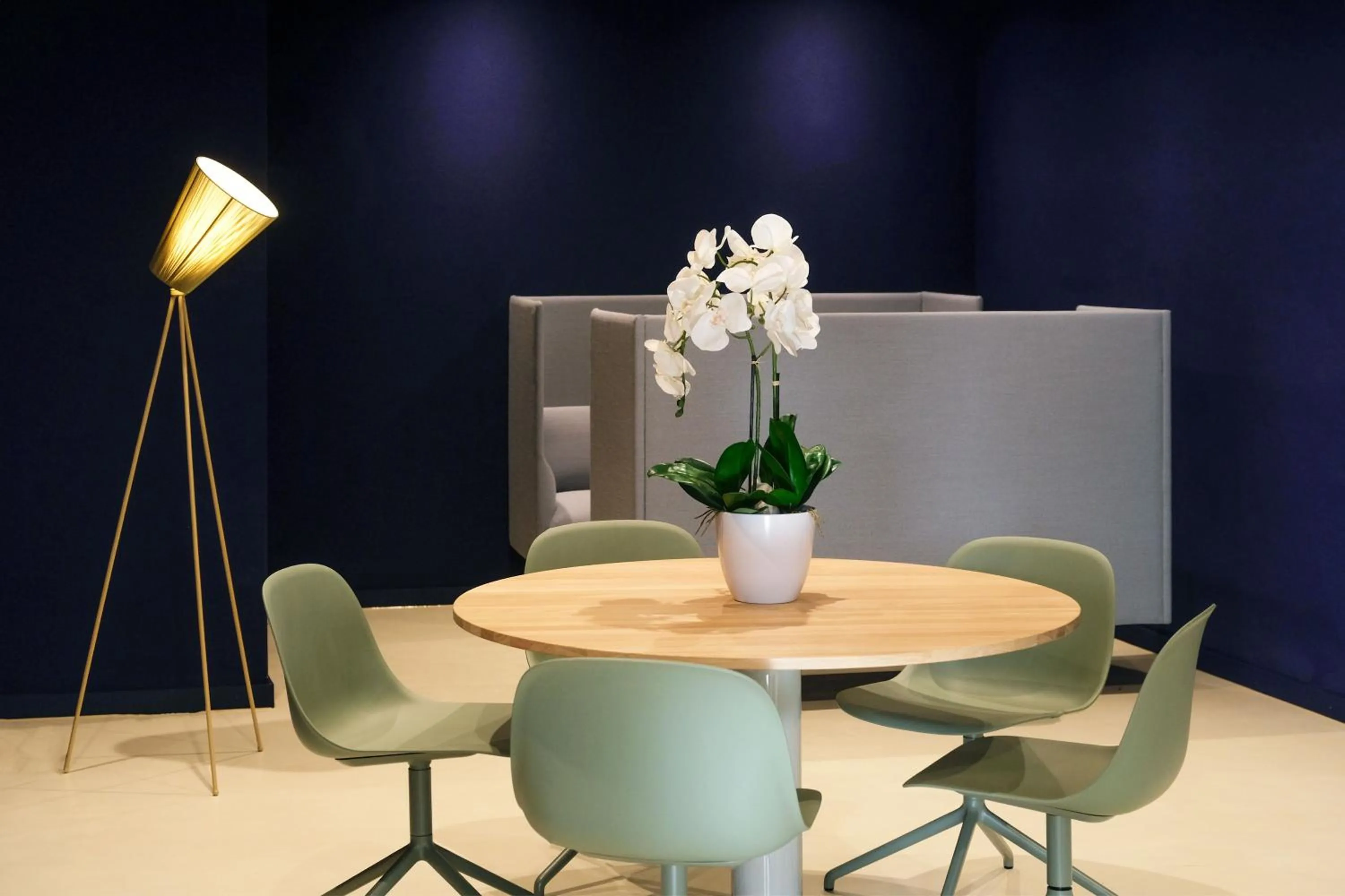 Lounge or bar in Hotel Eastside (free parking garage)