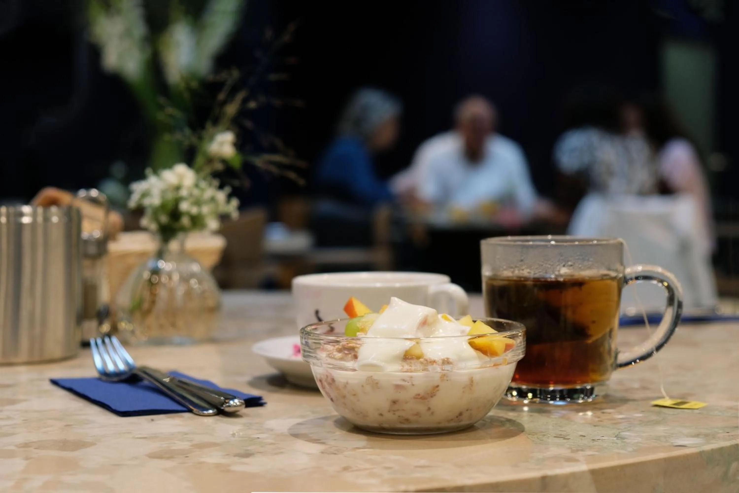 Restaurant/places to eat in Hotel Eastside (free parking garage)