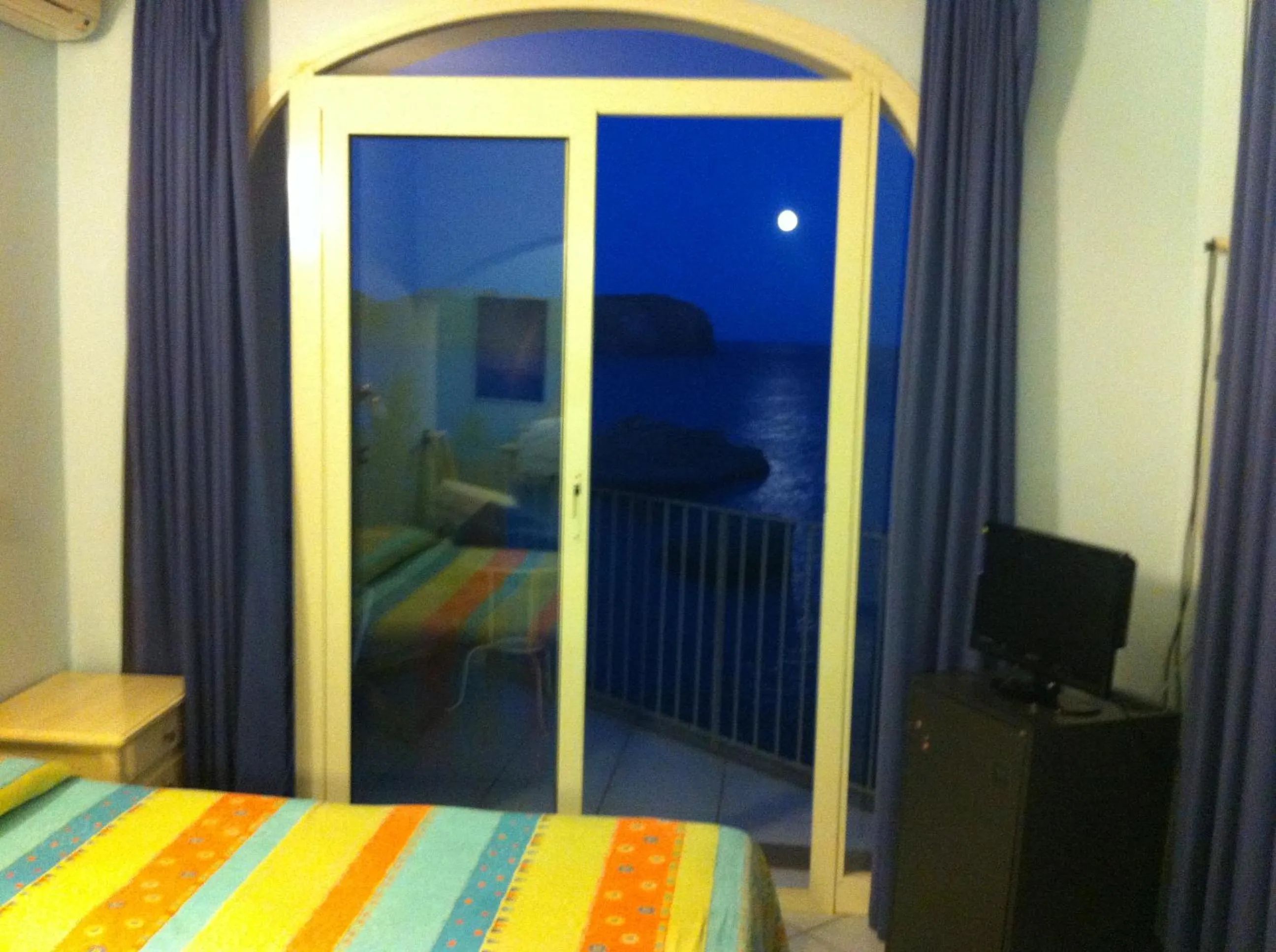 Sea view, Bed in Hotel Villa Iulia