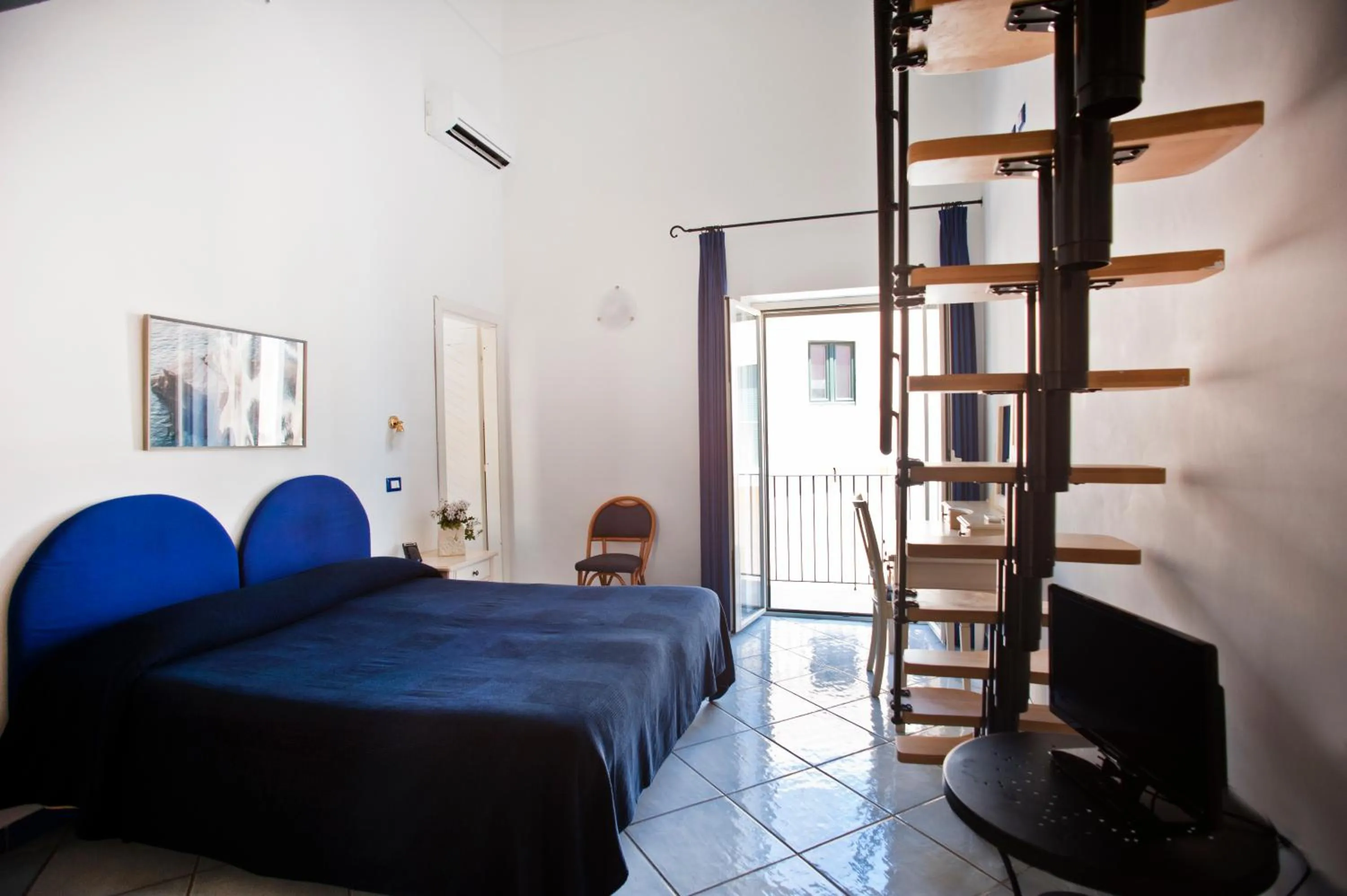 Photo of the whole room, Bed in Hotel Villa Iulia