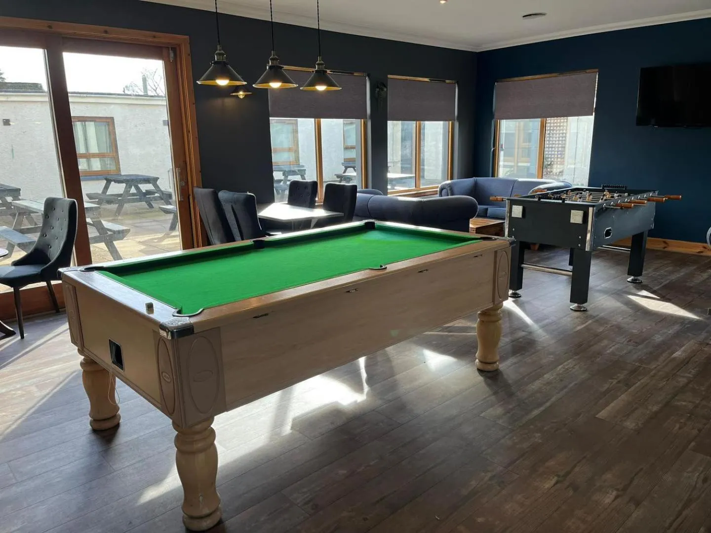 Lounge or bar in West End Hotel