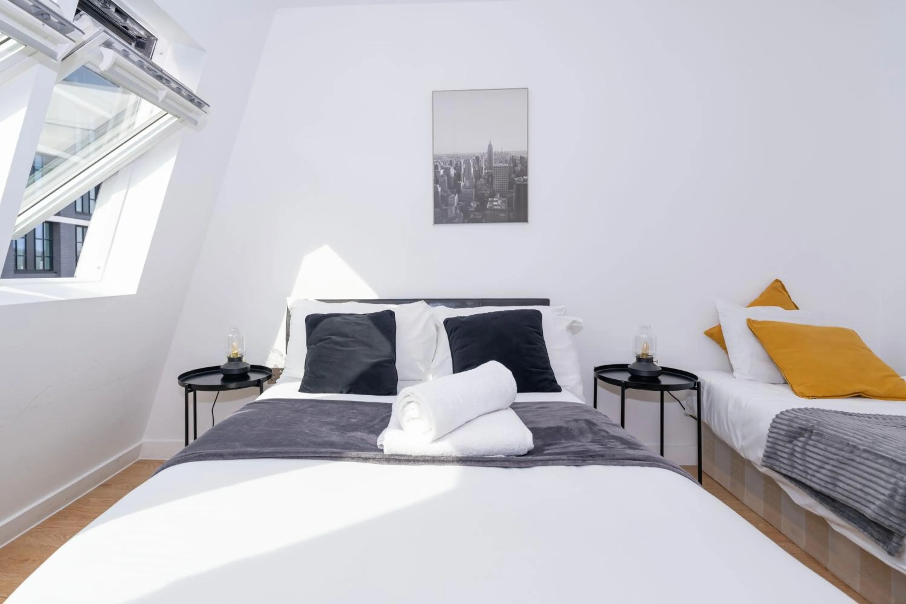 Bed in Shoreditch Apartments by DC London Rooms
