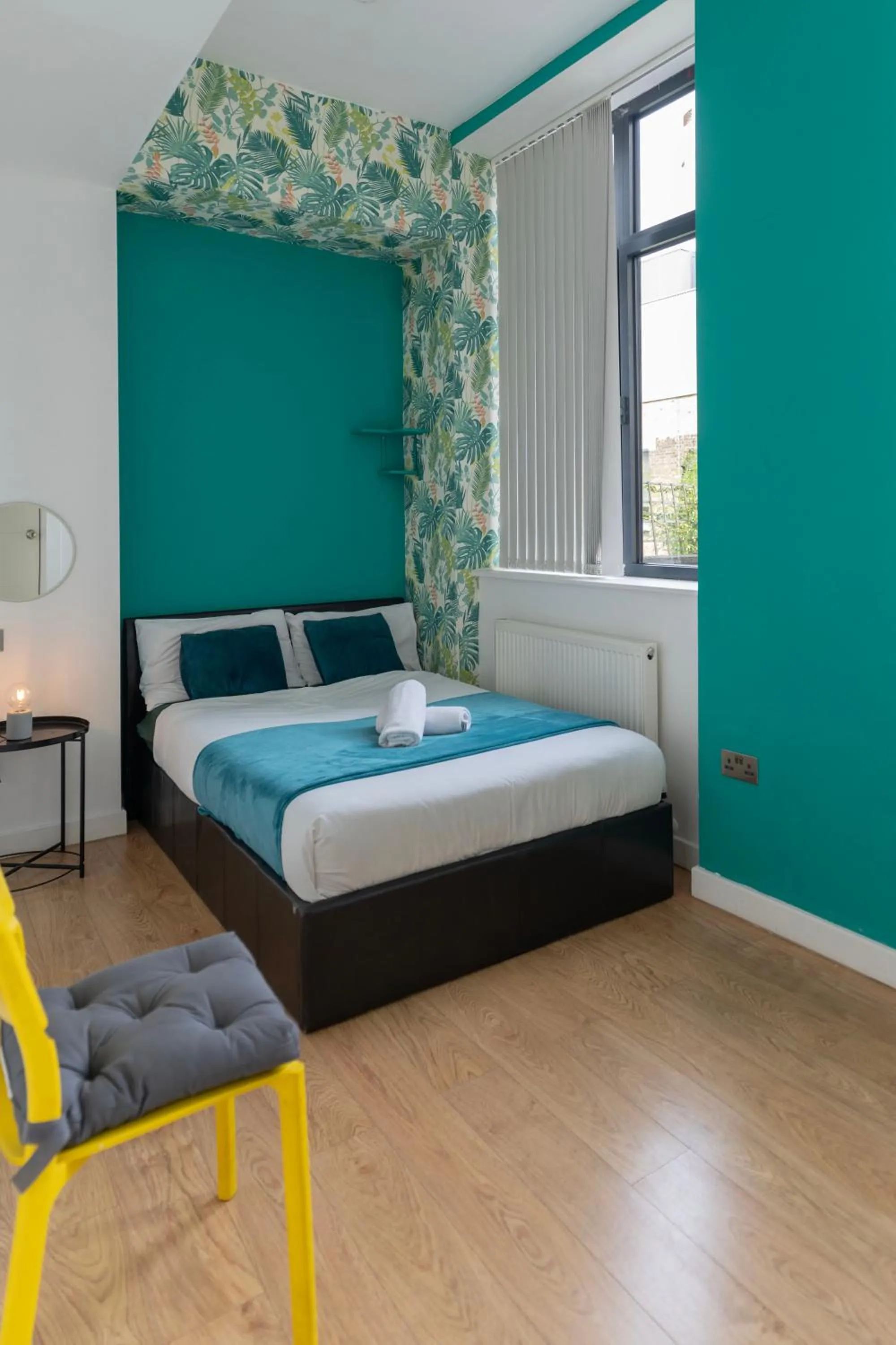 Bed in Shoreditch Apartments by DC London Rooms