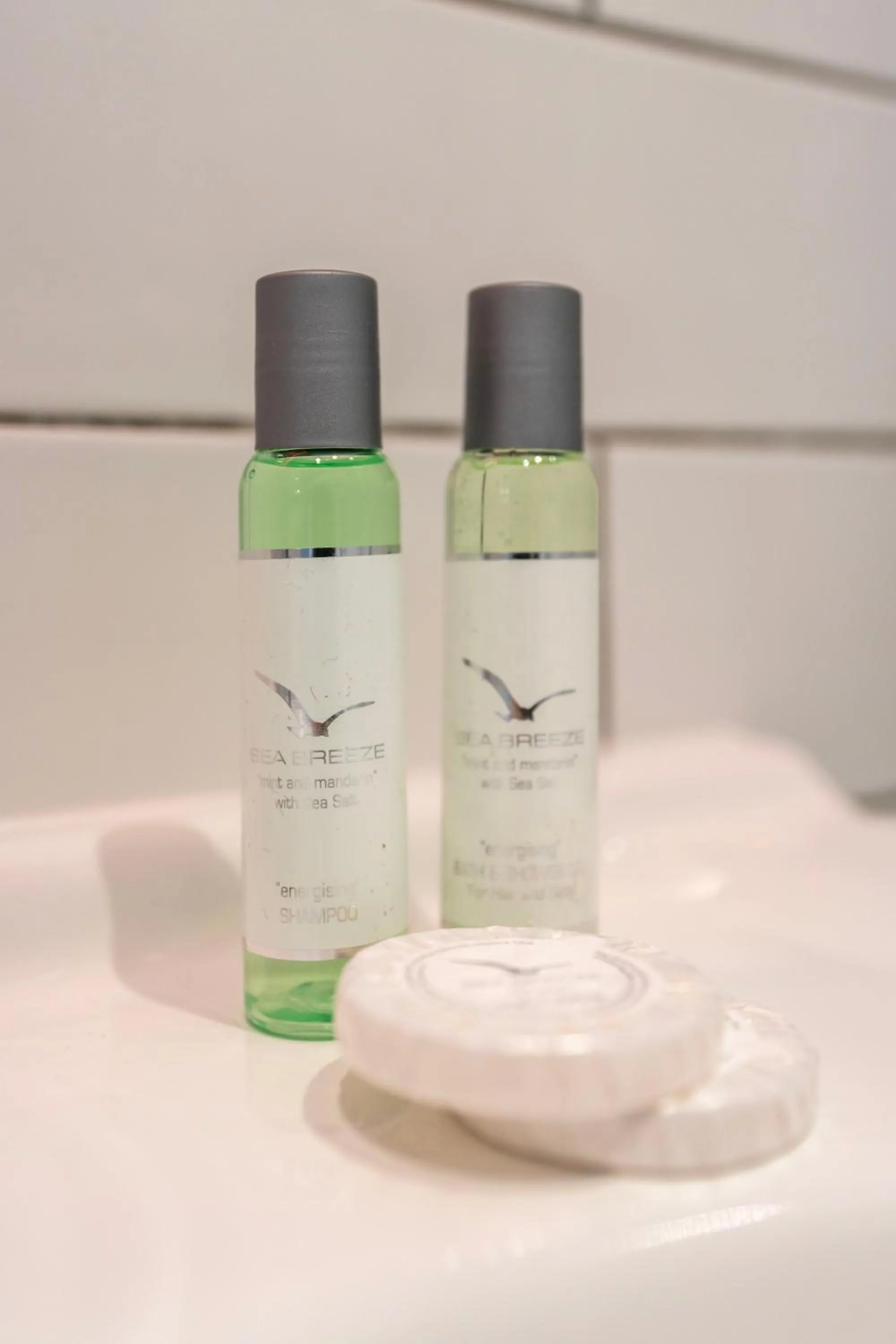 Bathroom in Shoreditch Apartments by DC London Rooms