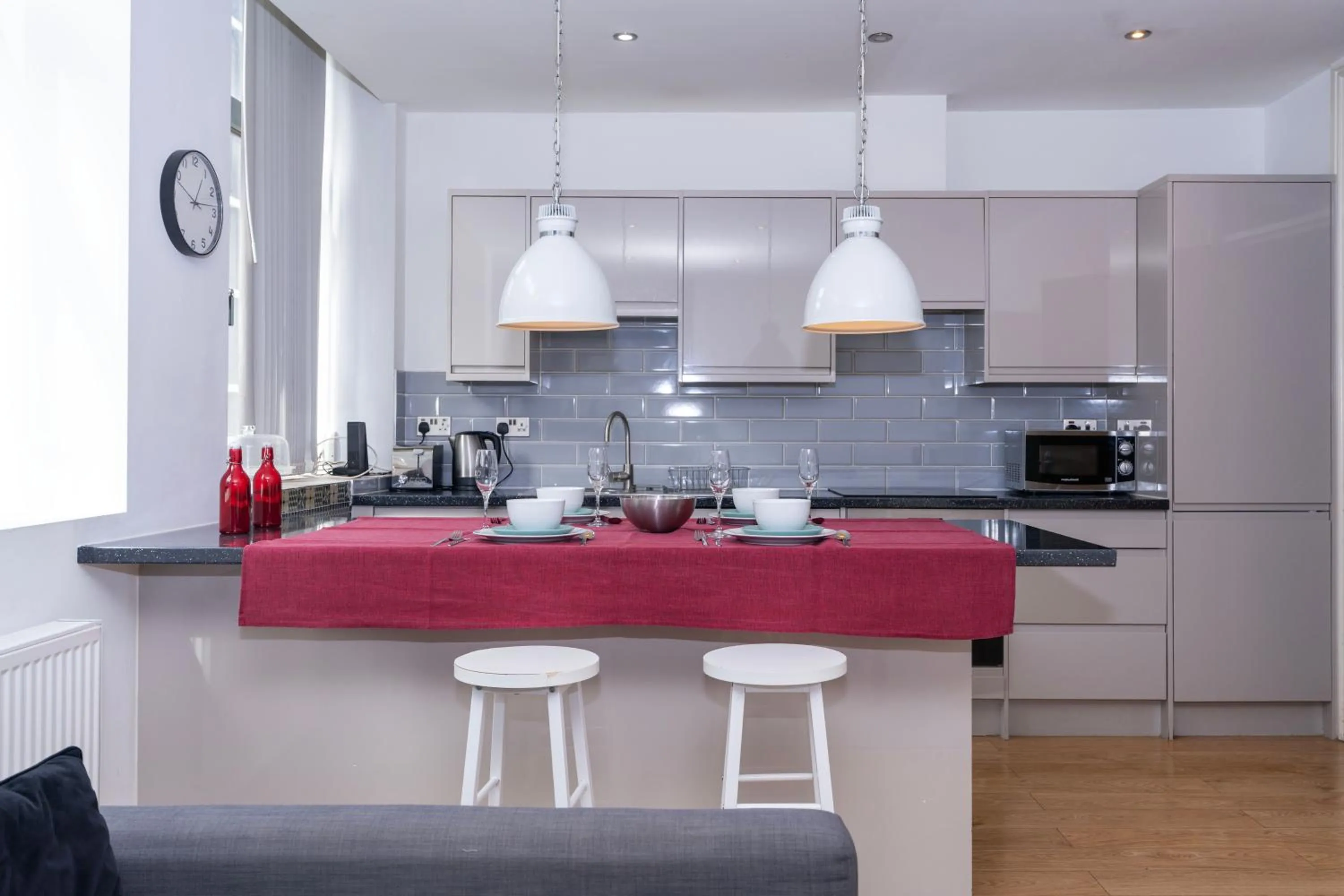 Kitchen or kitchenette in Shoreditch Apartments by DC London Rooms