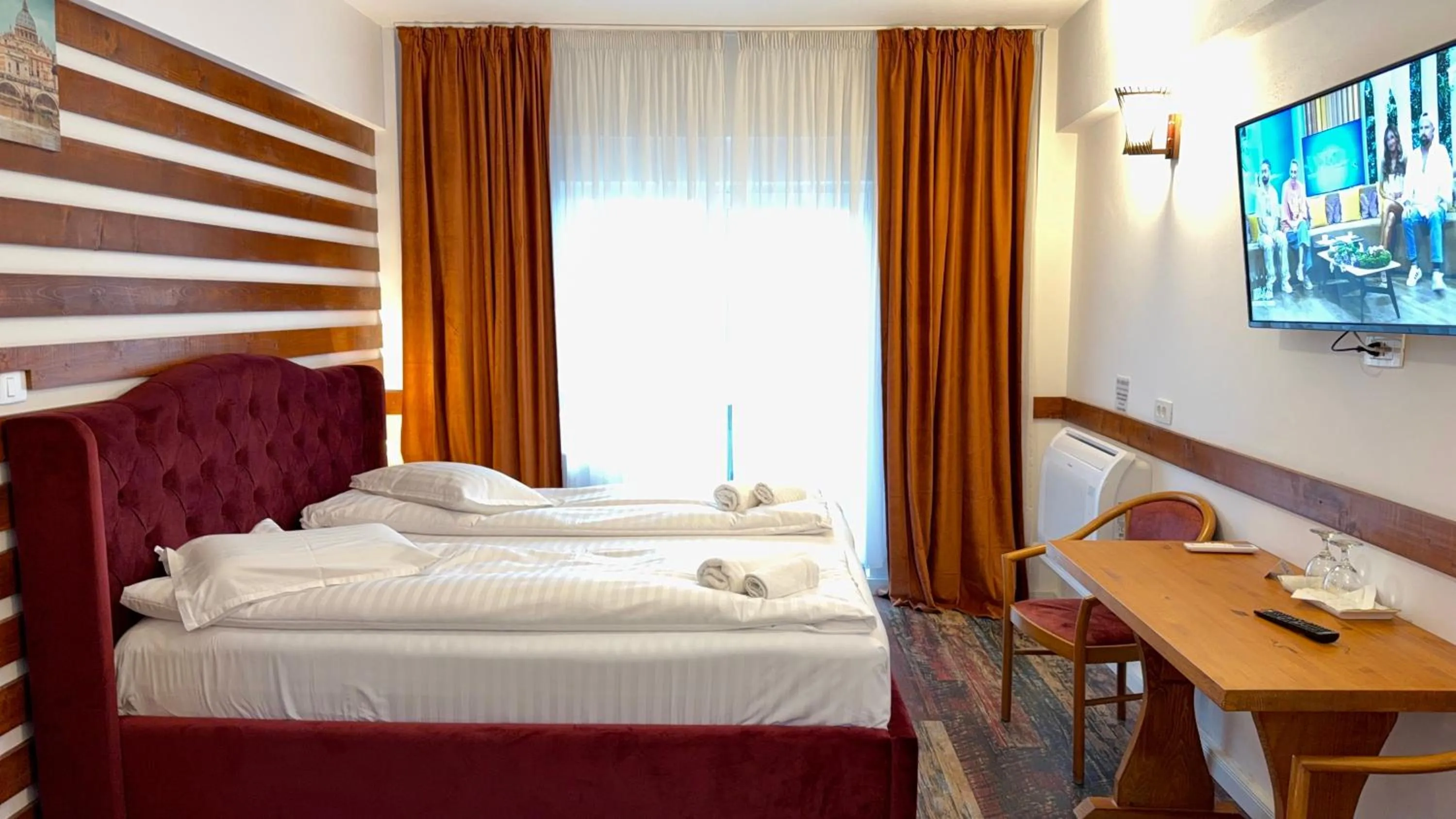 Bedroom, Bed in Cabana Sura Getilor Arinis