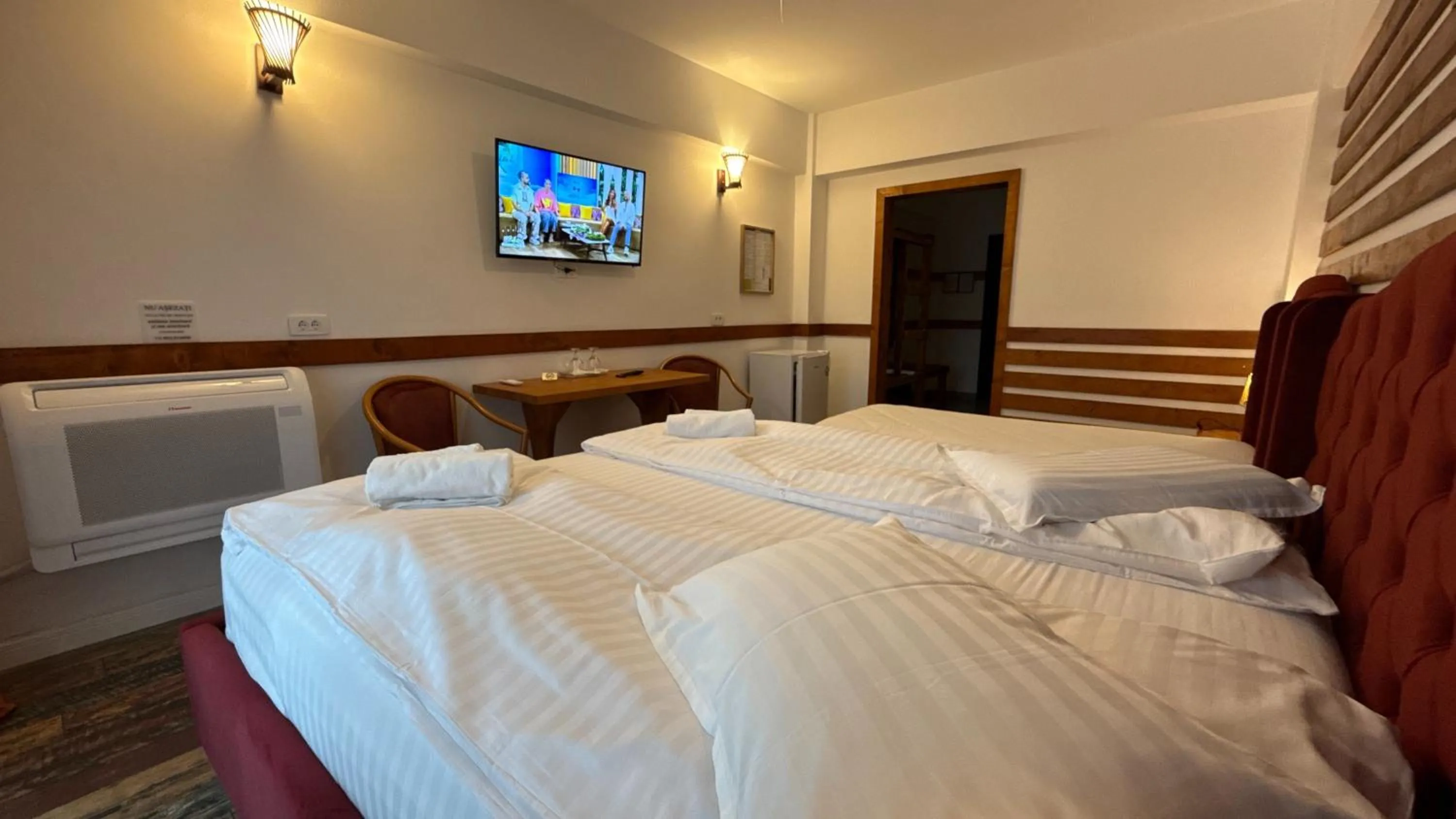 Bedroom, Bed in Cabana Sura Getilor Arinis