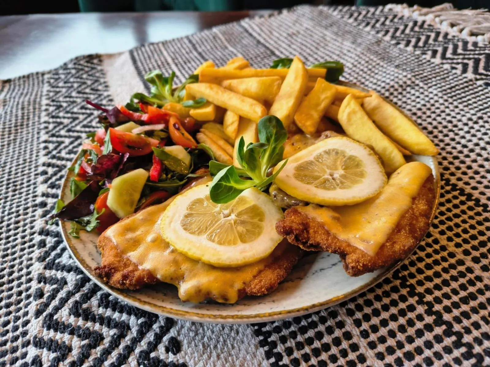 Food in Cabana Sura Getilor Arinis