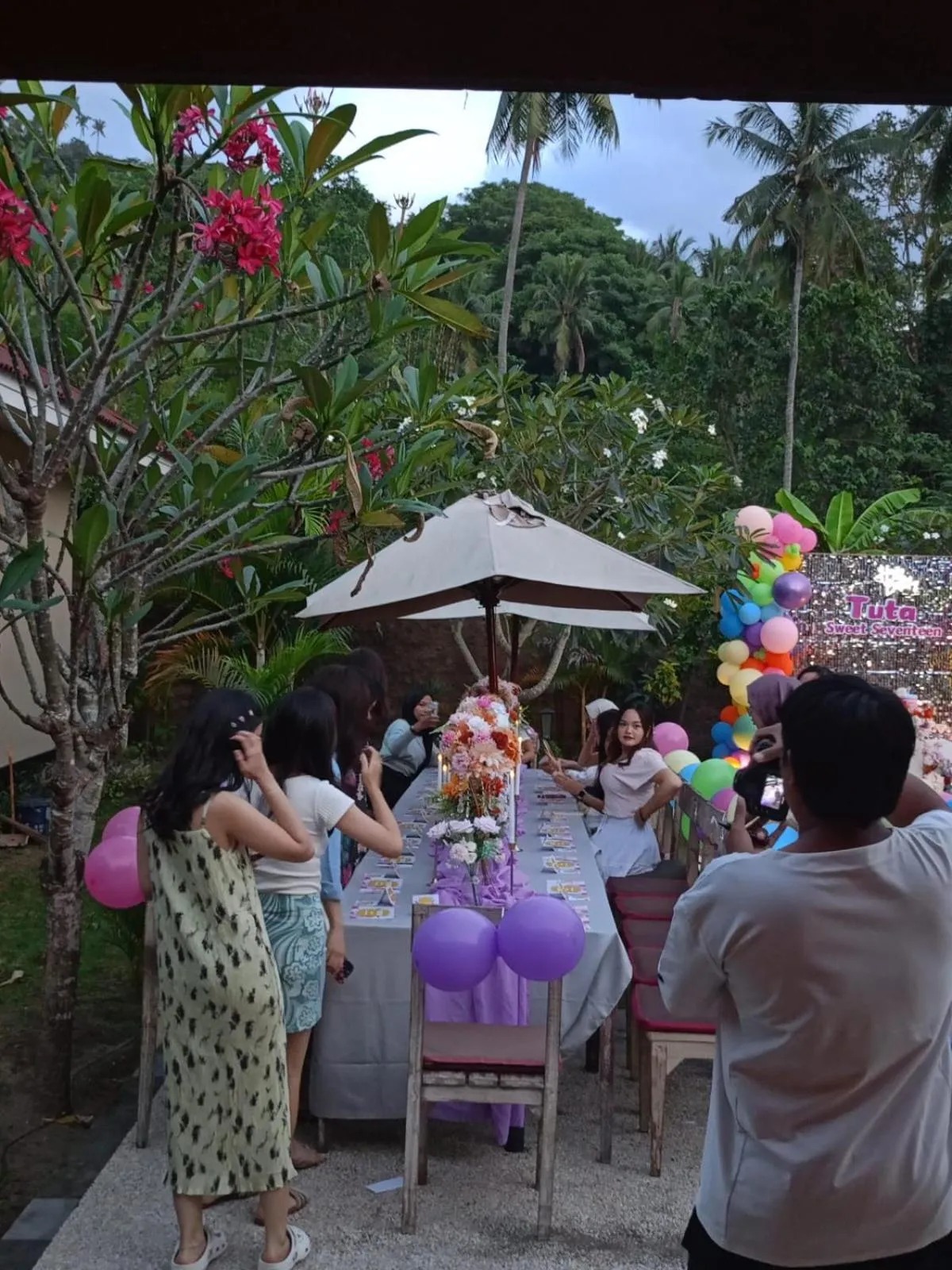 Swimming pool in villa tom and jerry