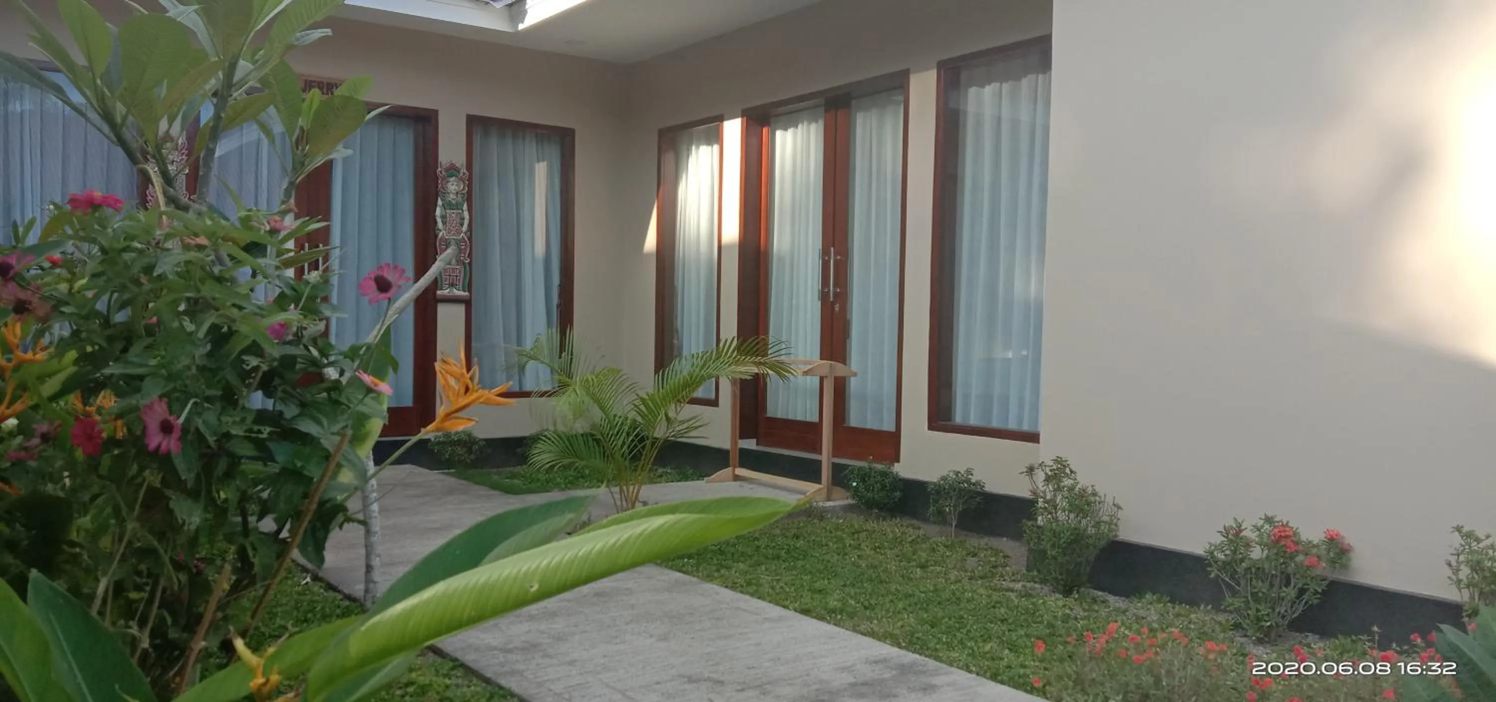 Garden in villa tom and jerry